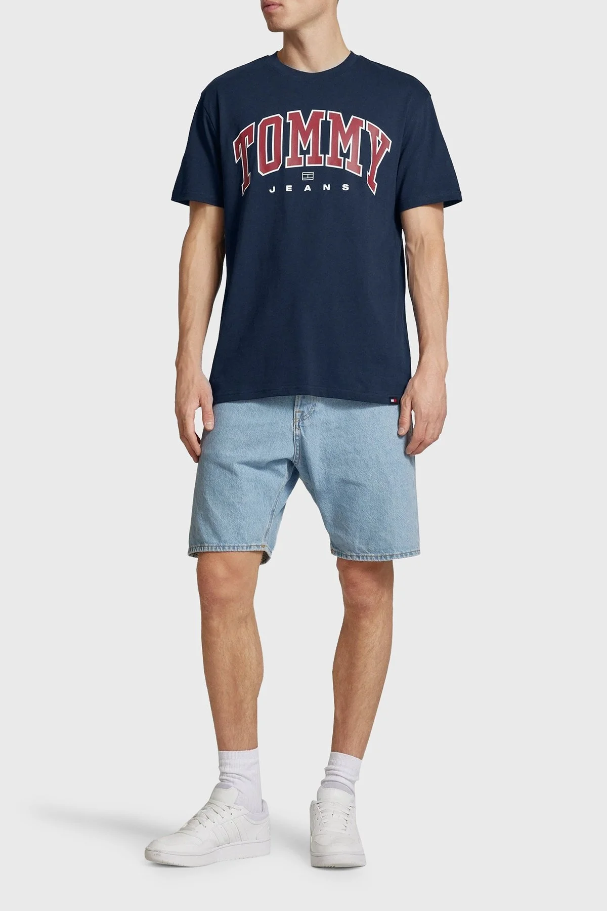 Tommy Jeans % 100 Pamuklu Bisiklet Yaka Erkek T Shirt DM0DM18537 C1G LACİVERT - 3