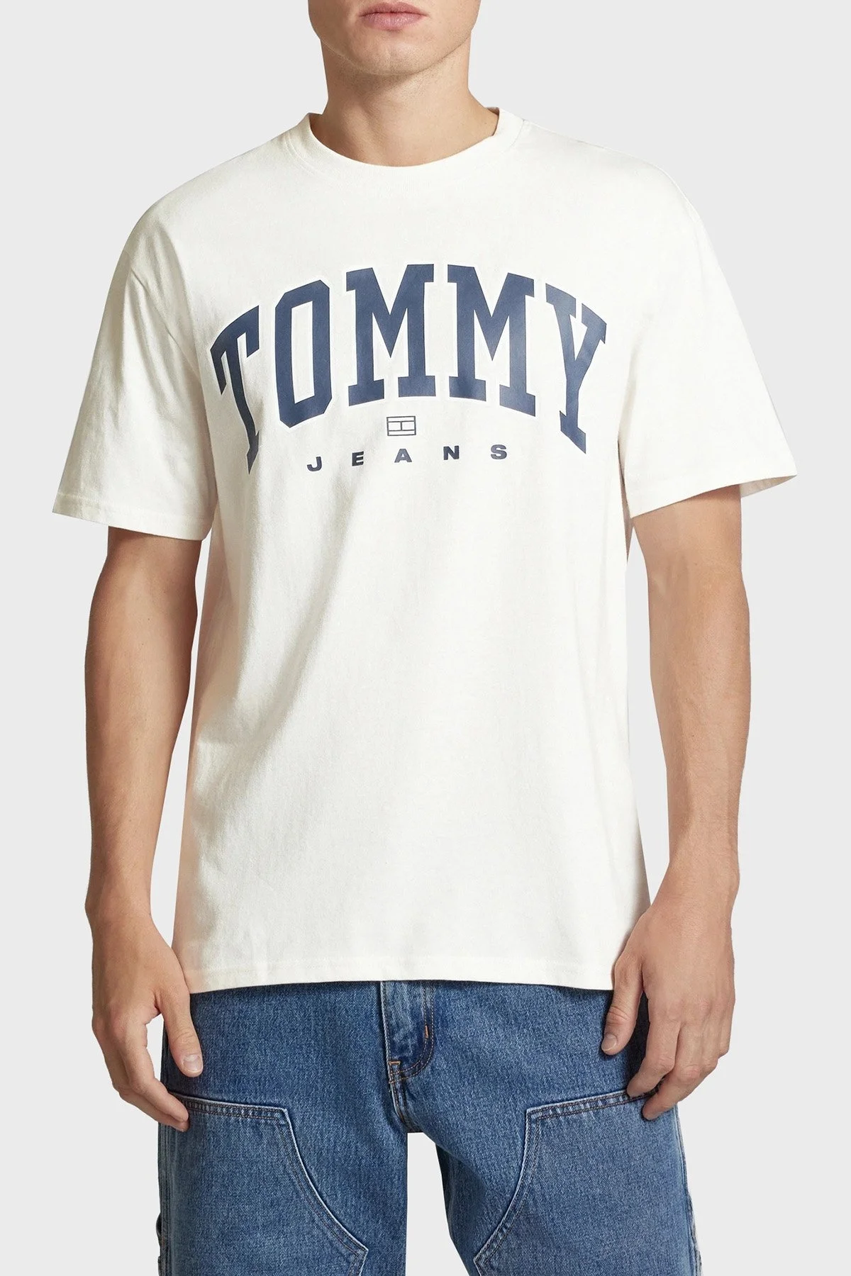 Tommy Jeans % 100 Pamuklu Bisiklet Yaka Erkek T Shirt DM0DM18537 YBH BEYAZ - 1