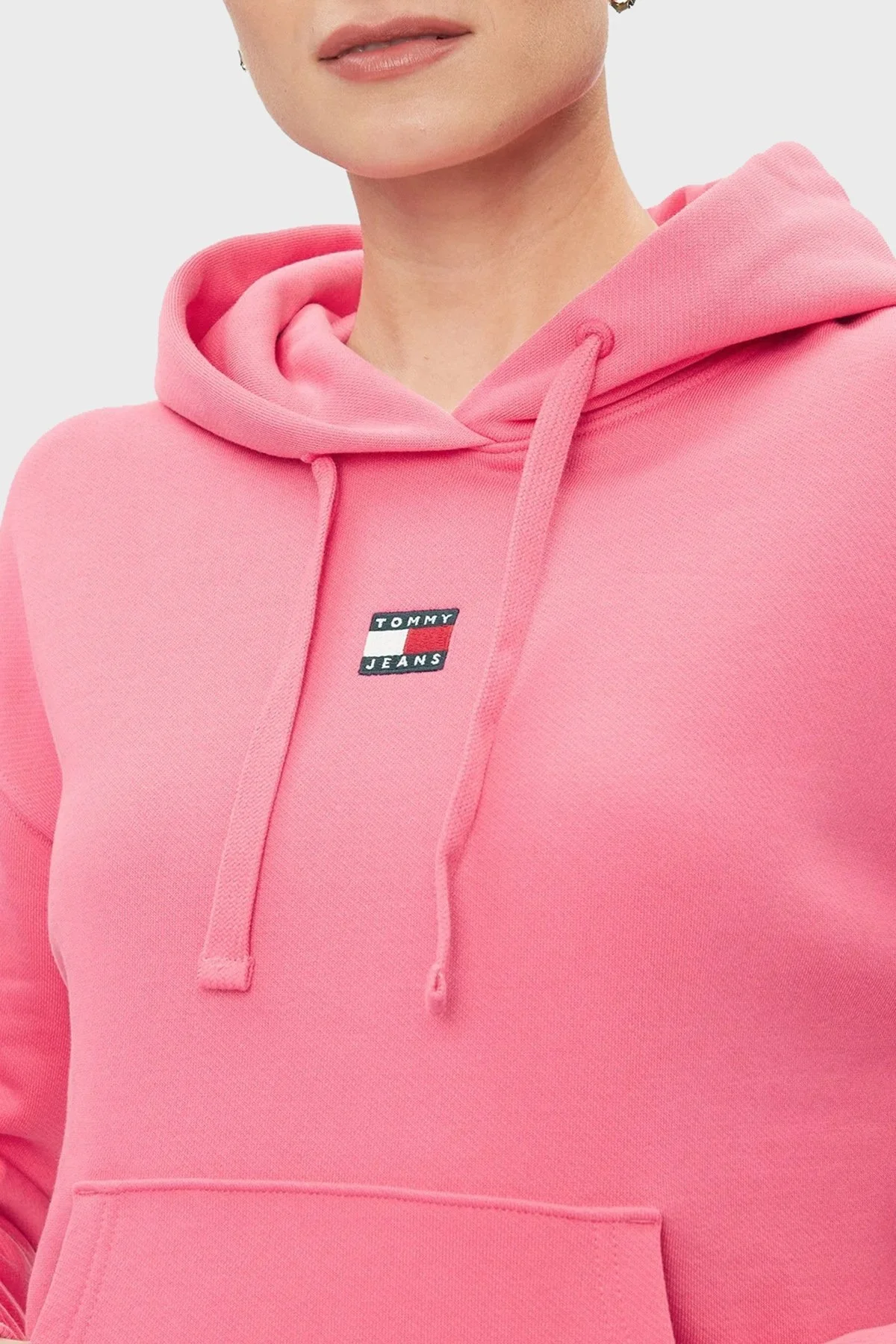 Tommy Jeans % 100 Pamuklu Regular Fit Kapüşonlu Kanguru Cepli Bayan Sweat DW0DW17326 THA PEMBE - 3