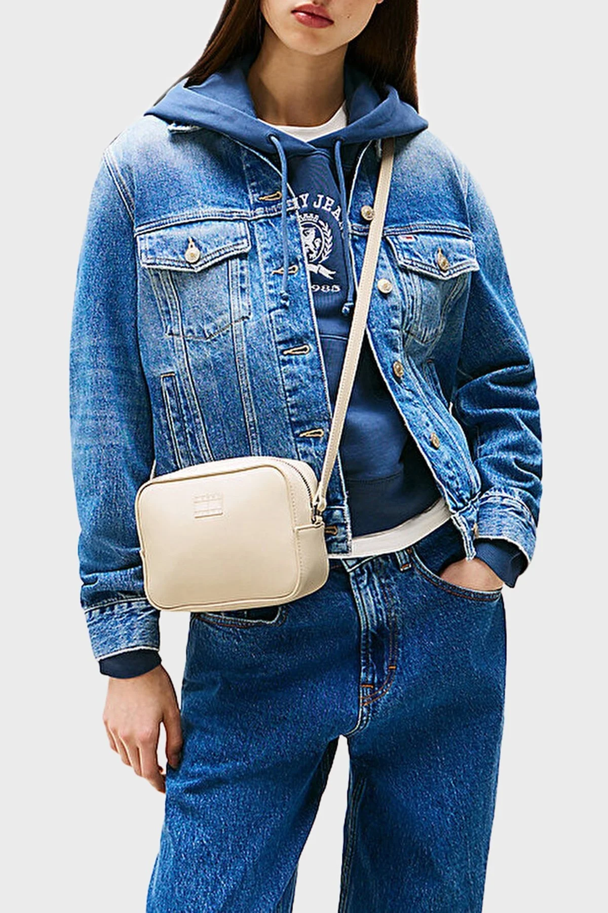 Tommy Jeans Ayarlanabilir Askılı Bayan Çanta AW0AW16964 ACG BEJ - 2