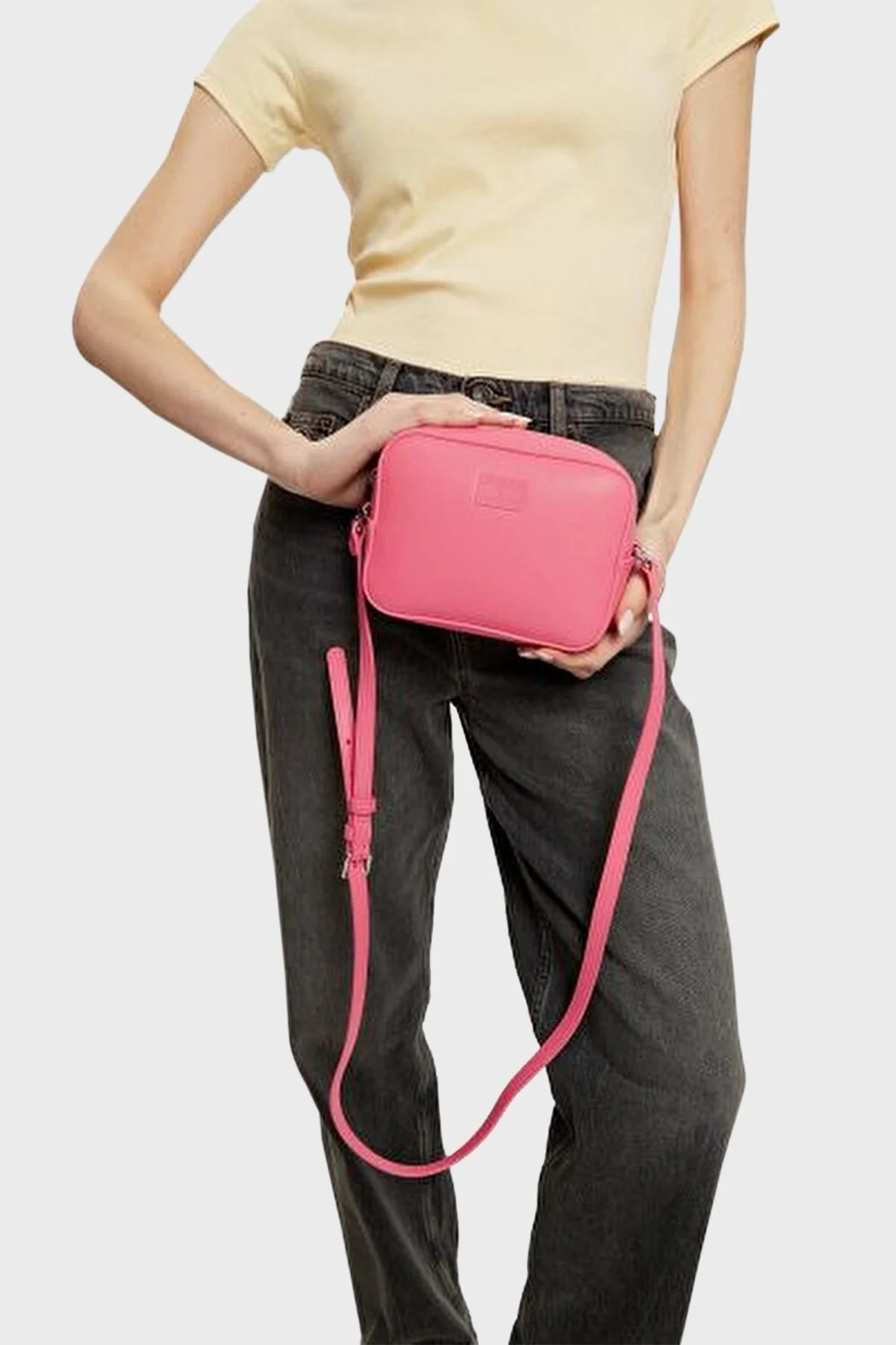 Tommy Jeans Ayarlanabilir Askılı Bayan Çanta AW0AW16964 TIG PEMBE - 2