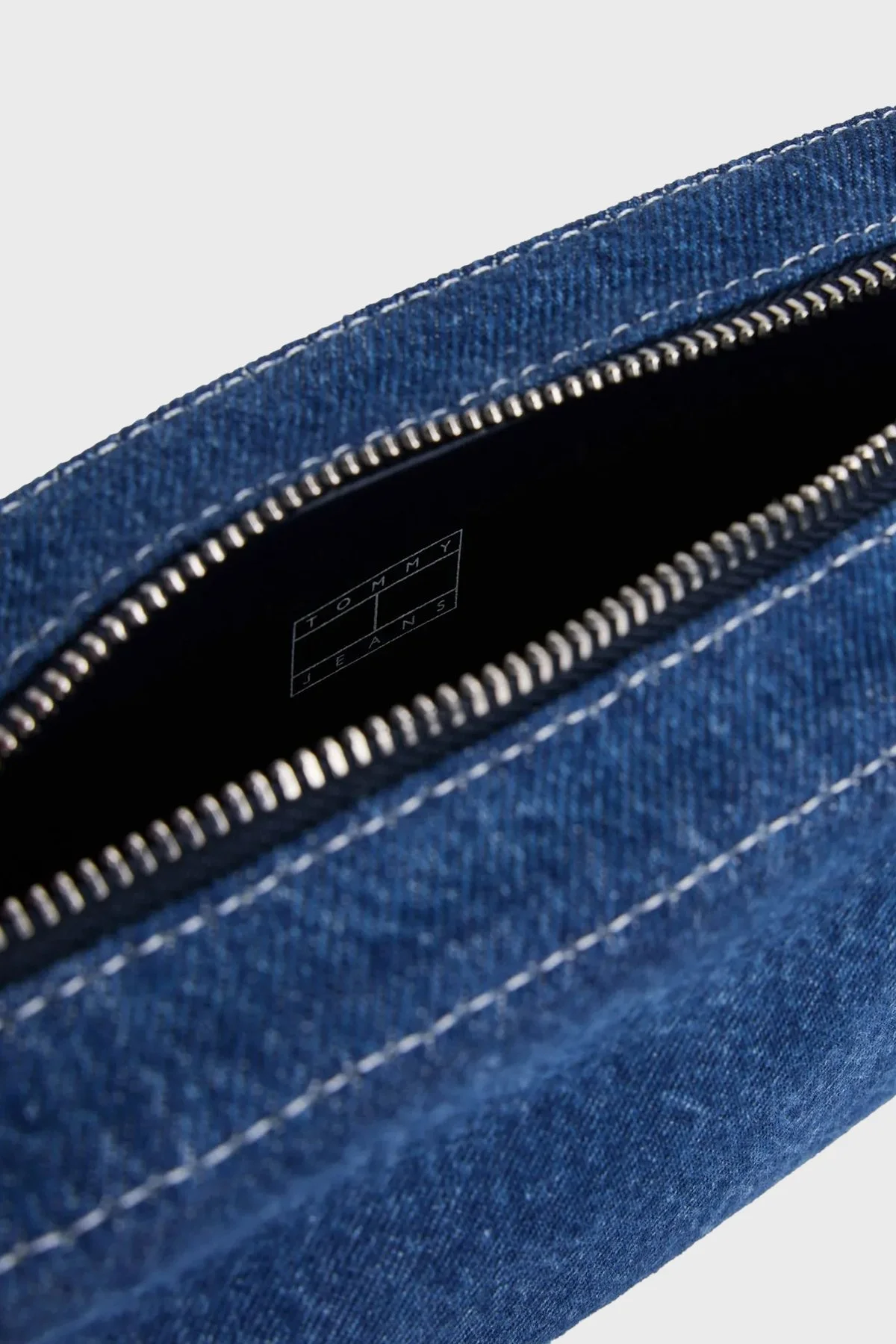 Tommy Jeans Ayarlanabilir Askılı Kot Bayan Çanta AW0AW17874 1AF MAVİ - 4