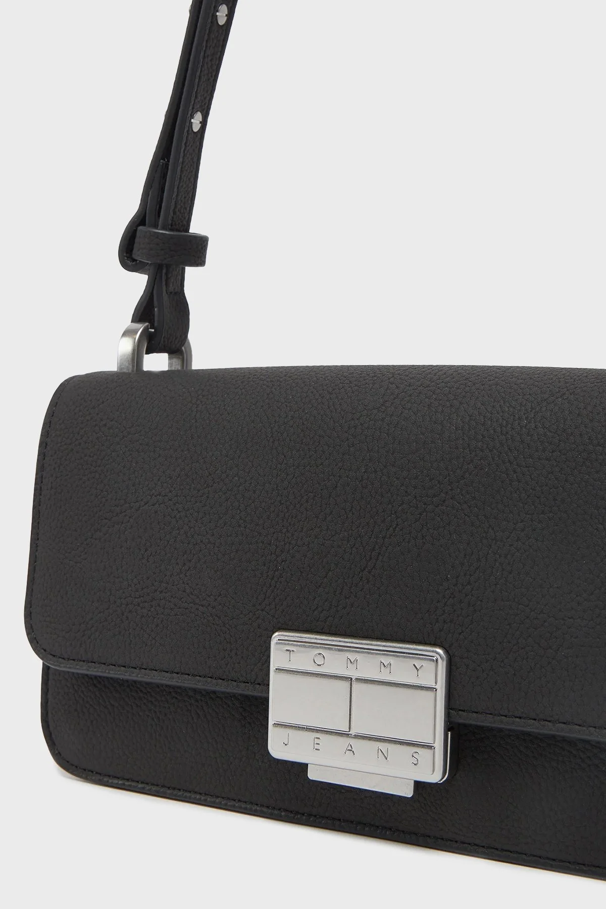 Tommy Jeans Ayarlanabilir Çapraz Askılı Bayan Çanta AW0AW17306 BDS SİYAH - 4