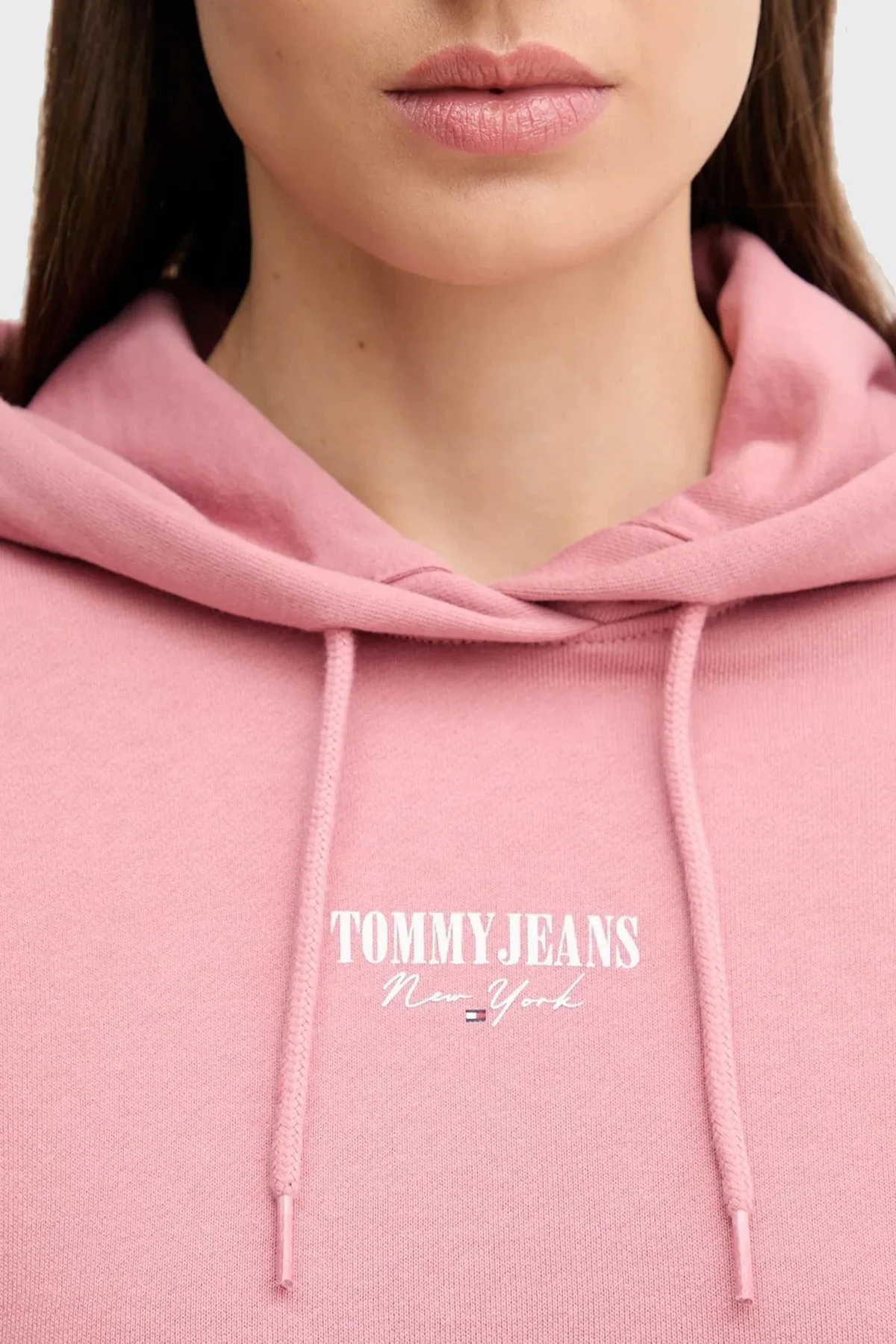Tommy Jeans Baskılı Pamuklu Relaxed Fit Kapüşonlu Crop Bayan Sweat DW0DW20943 TI0 PEMBE - 4