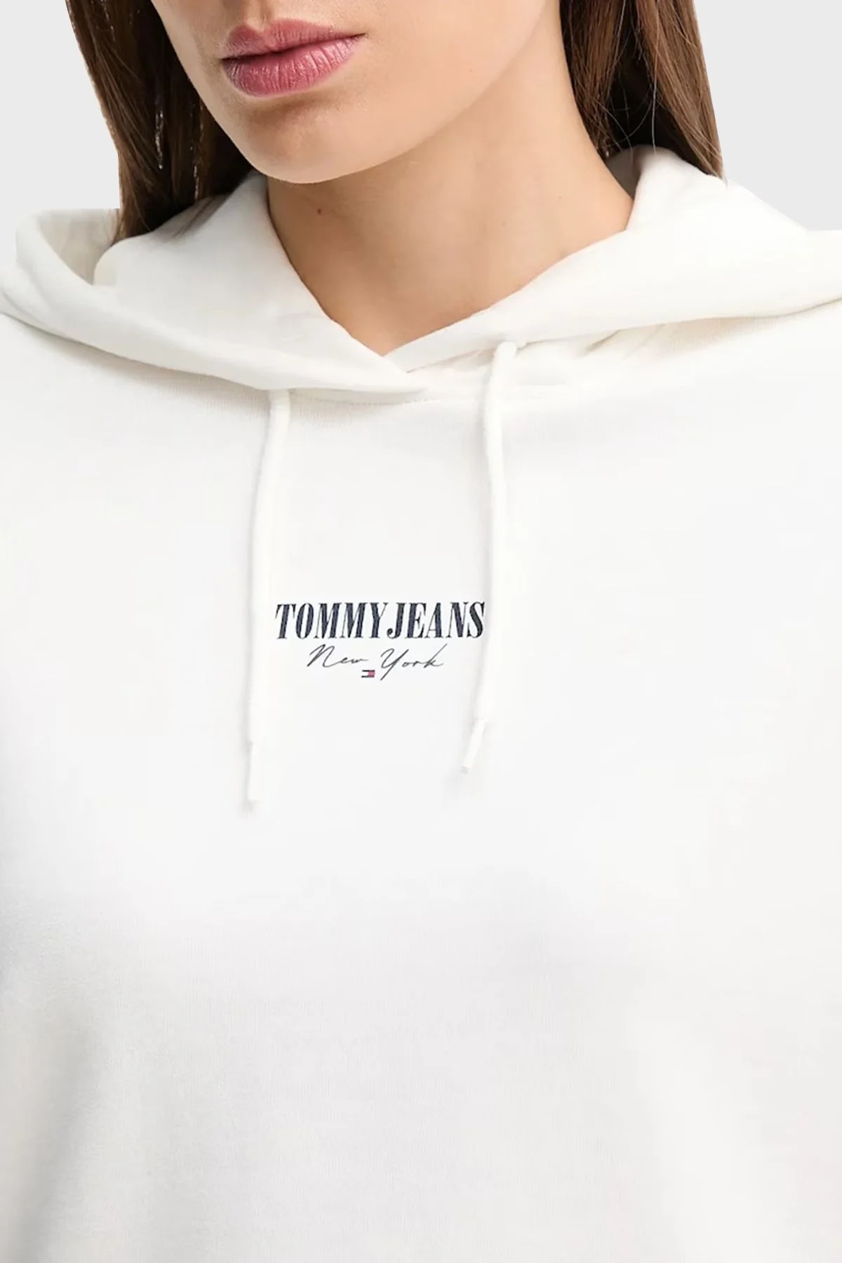 Tommy Jeans Baskılı Pamuklu Relaxed Fit Kapüşonlu Crop Bayan Sweat DW0DW20943 YBL BEYAZ - 3