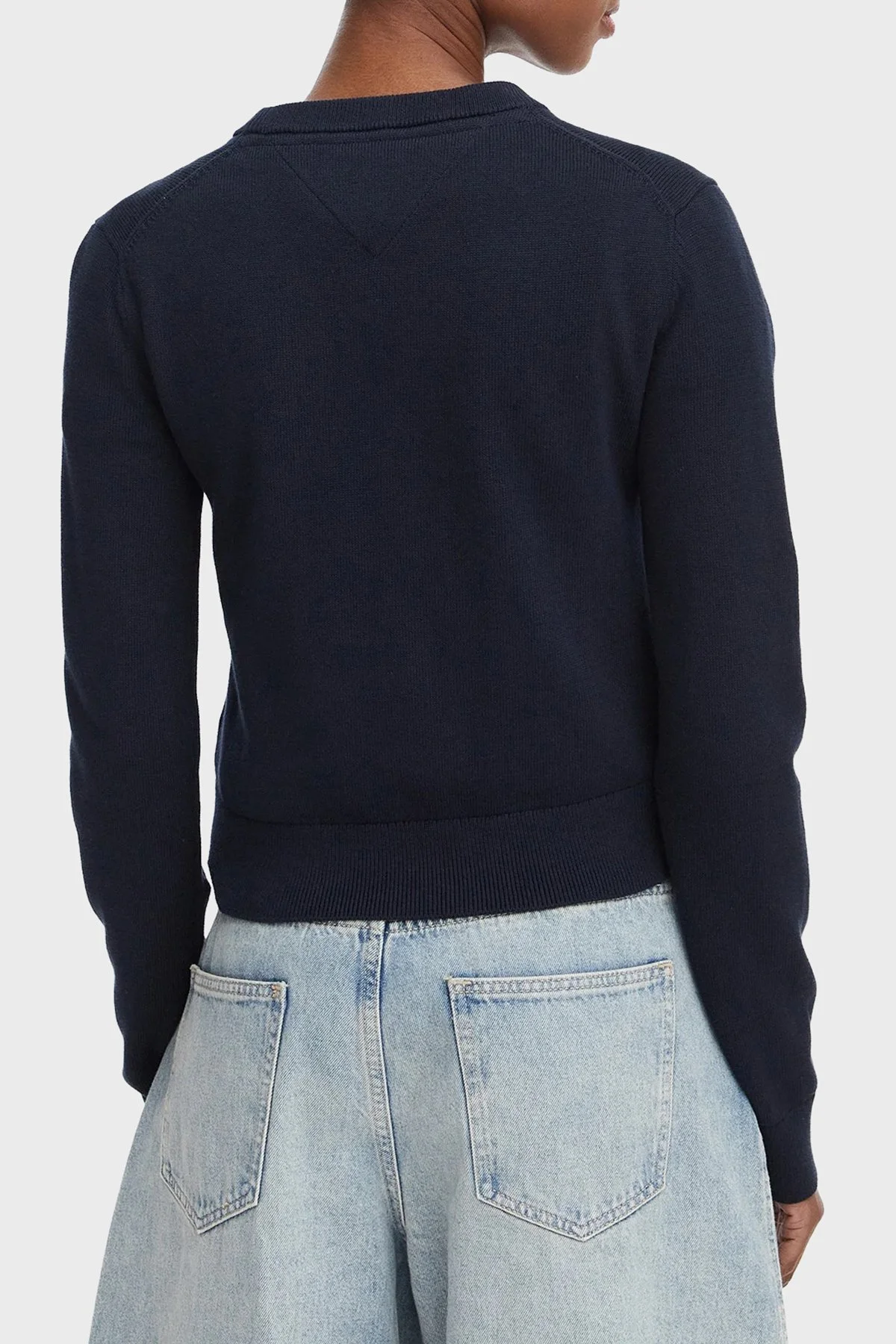 Tommy Jeans Bisiklet Yaka Relaxed Fit Logolu Kadın Kazak DW0DW22930 C1G Lacivert - 3