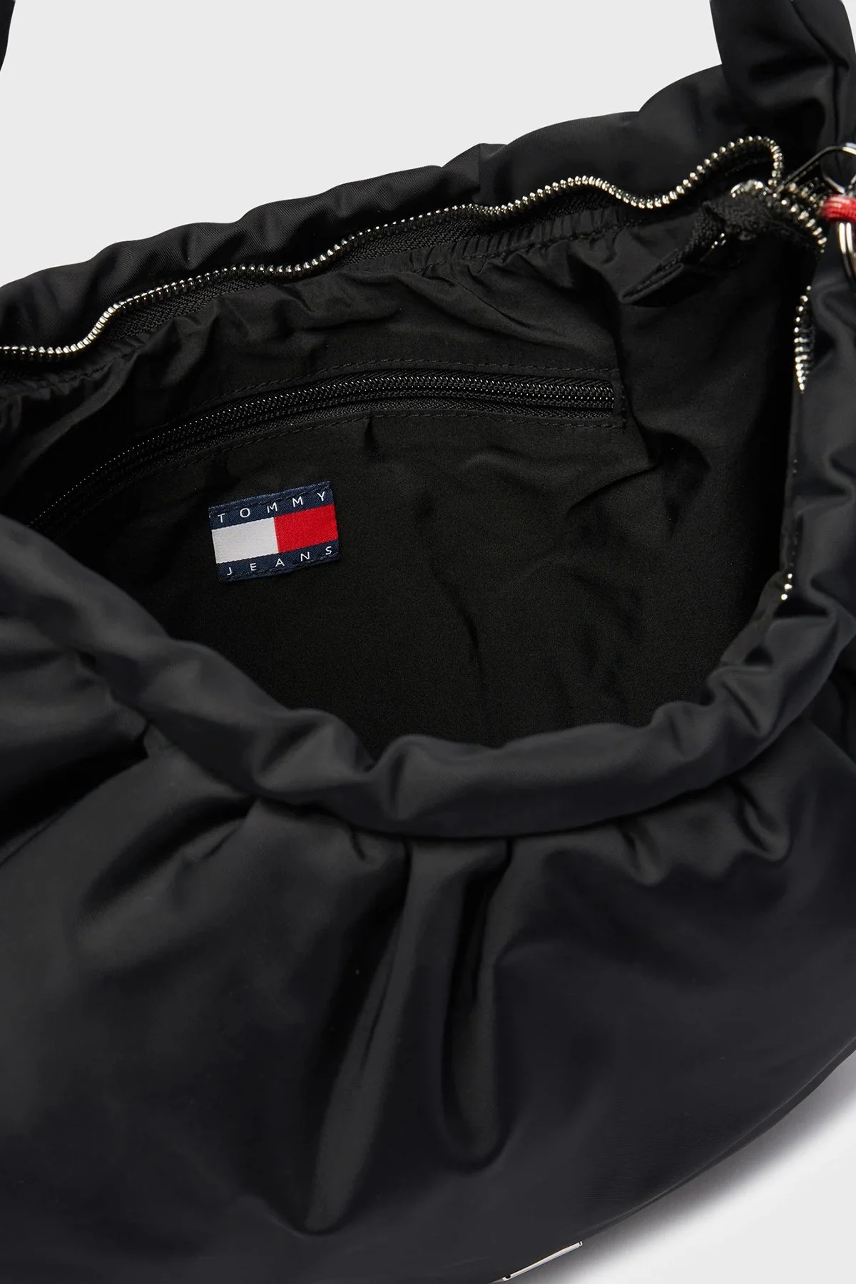 Tommy Jeans Charmlı Omuz Askılı Kadın Çanta AW0AW18783 BDS Siyah - 5