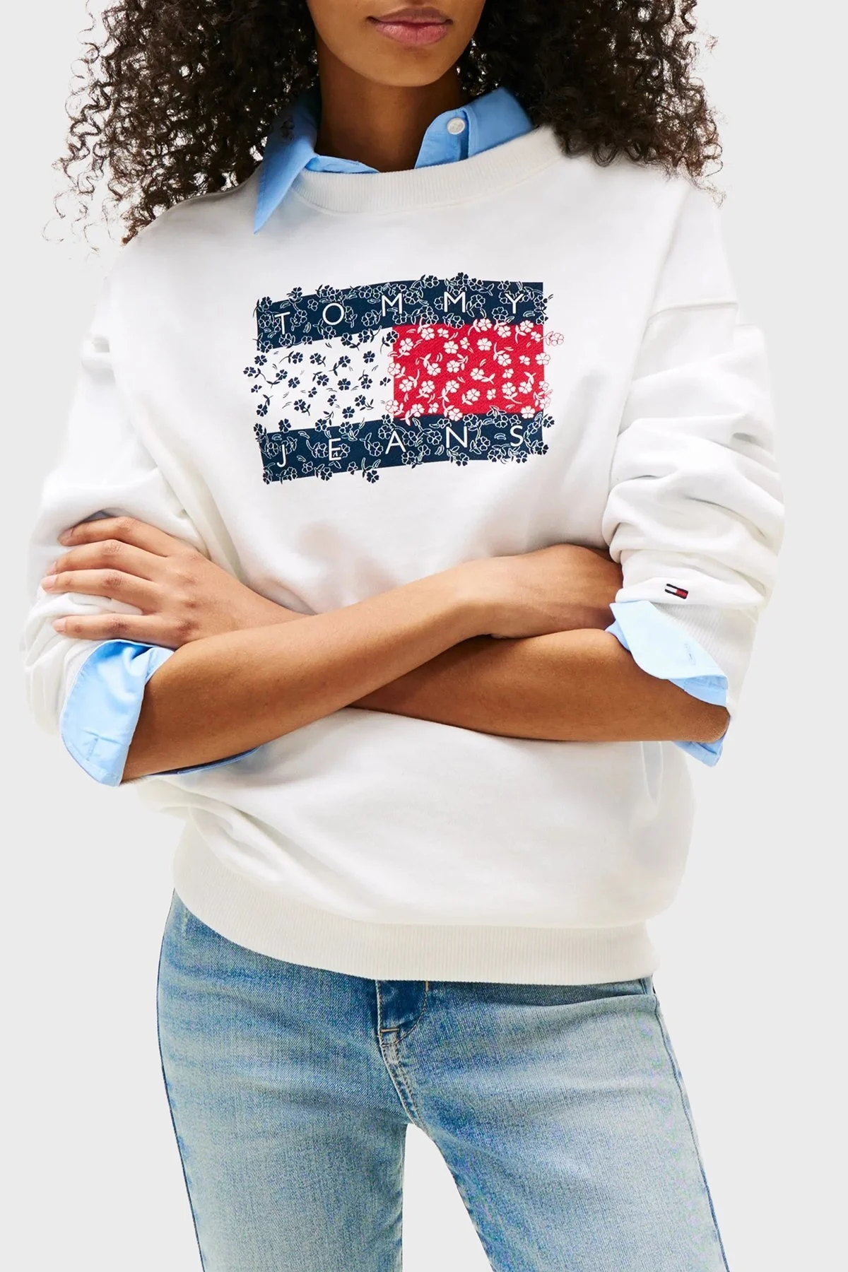 Tommy Jeans Çiçekli Logo Baskılı Pamuklu Relaxed Fit Bisiklet Yaka Bayan Sweat DW0DW20933 YBL BEYAZ - 1