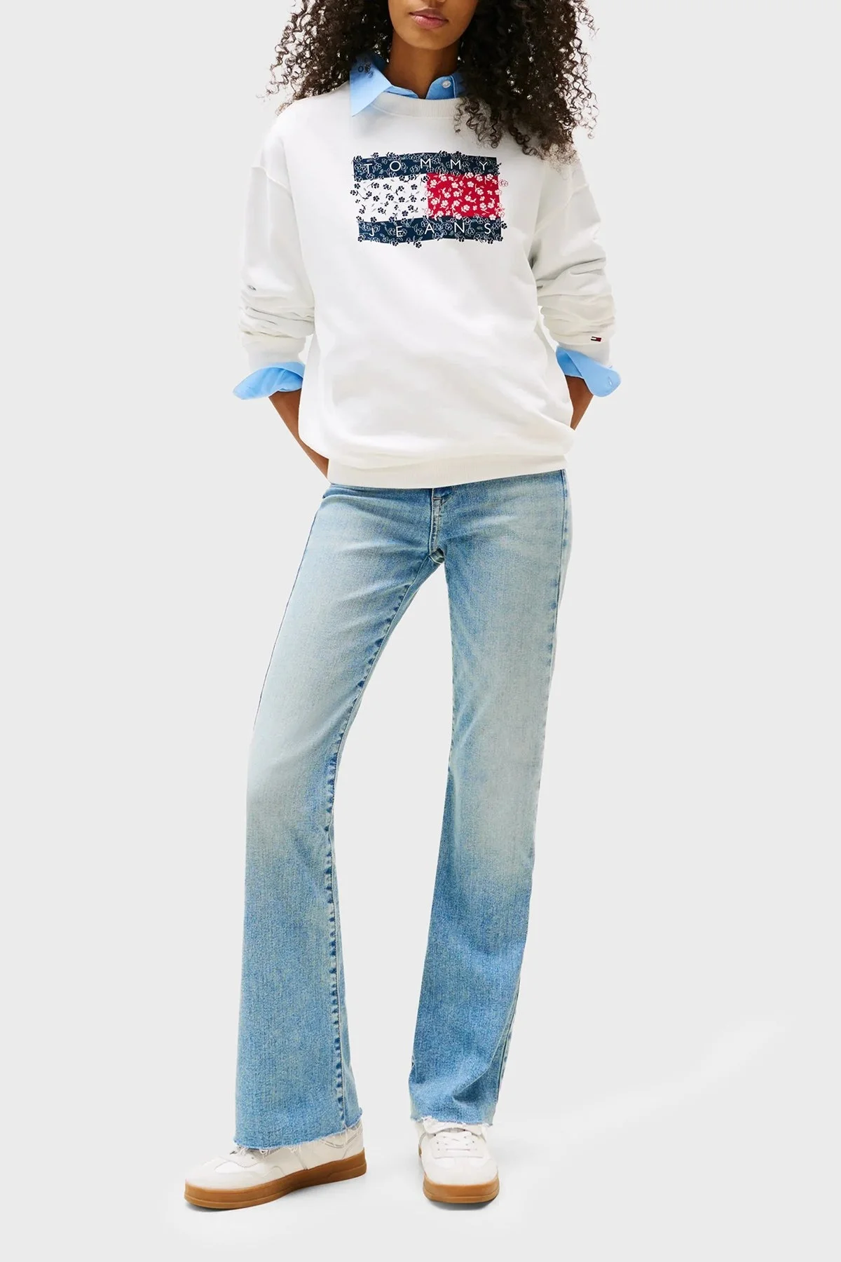 Tommy Jeans Çiçekli Logo Baskılı Pamuklu Relaxed Fit Bisiklet Yaka Bayan Sweat DW0DW20933 YBL BEYAZ - 2