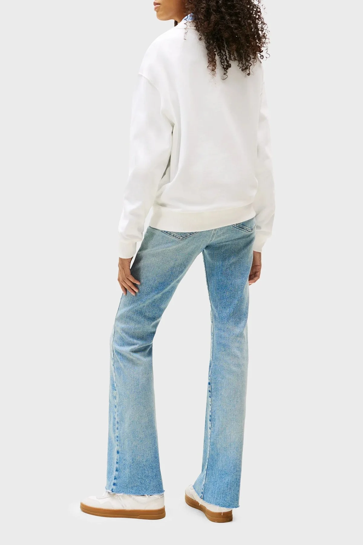 Tommy Jeans Çiçekli Logo Baskılı Pamuklu Relaxed Fit Bisiklet Yaka Bayan Sweat DW0DW20933 YBL BEYAZ - 3