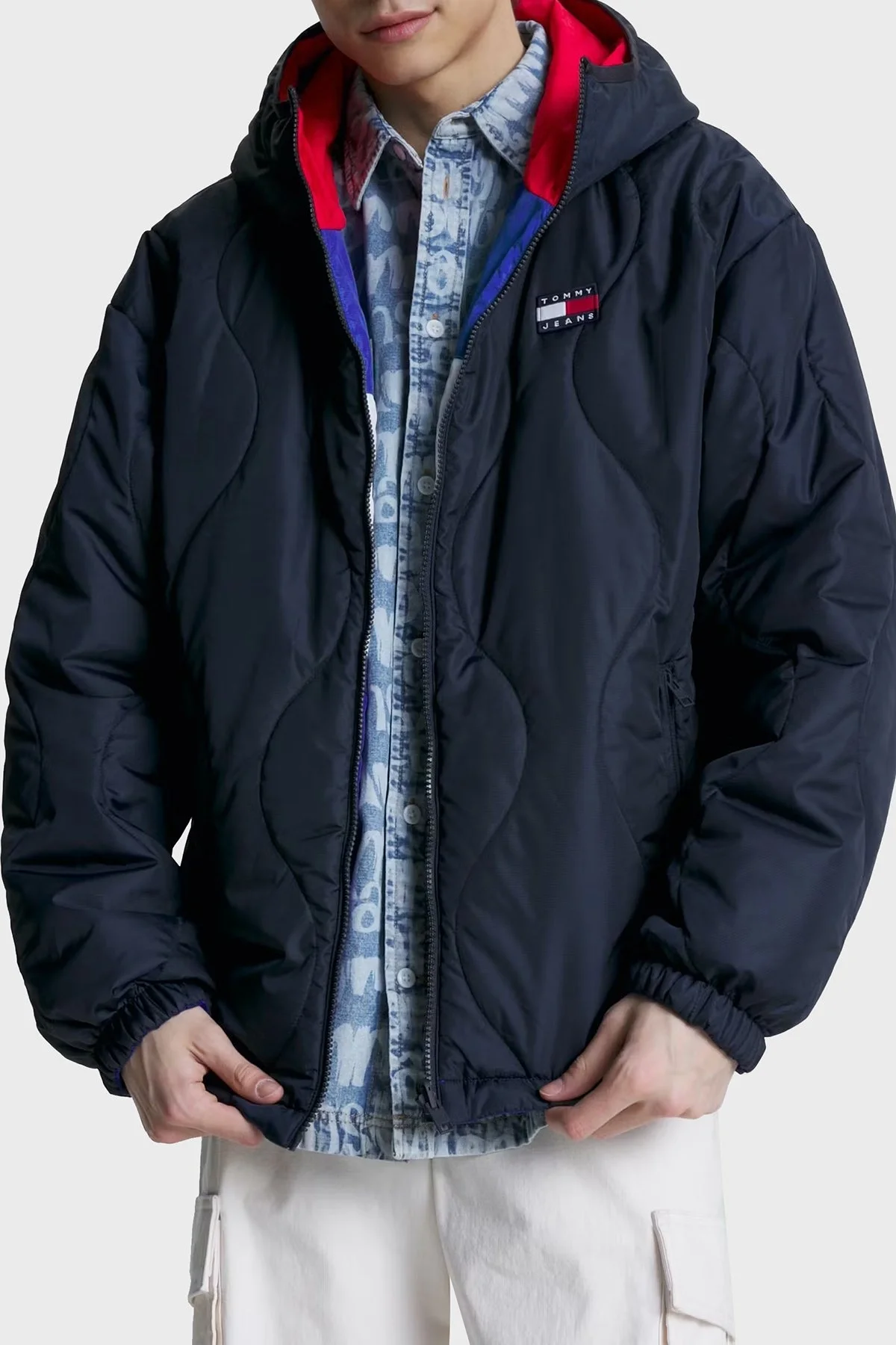 Tommy Jeans Çift Taraflı Relaxed Fit Kapüşonlu Şişme Erkek Mont DM0DM16625 C9B MAVİ-BEYAZ - 2