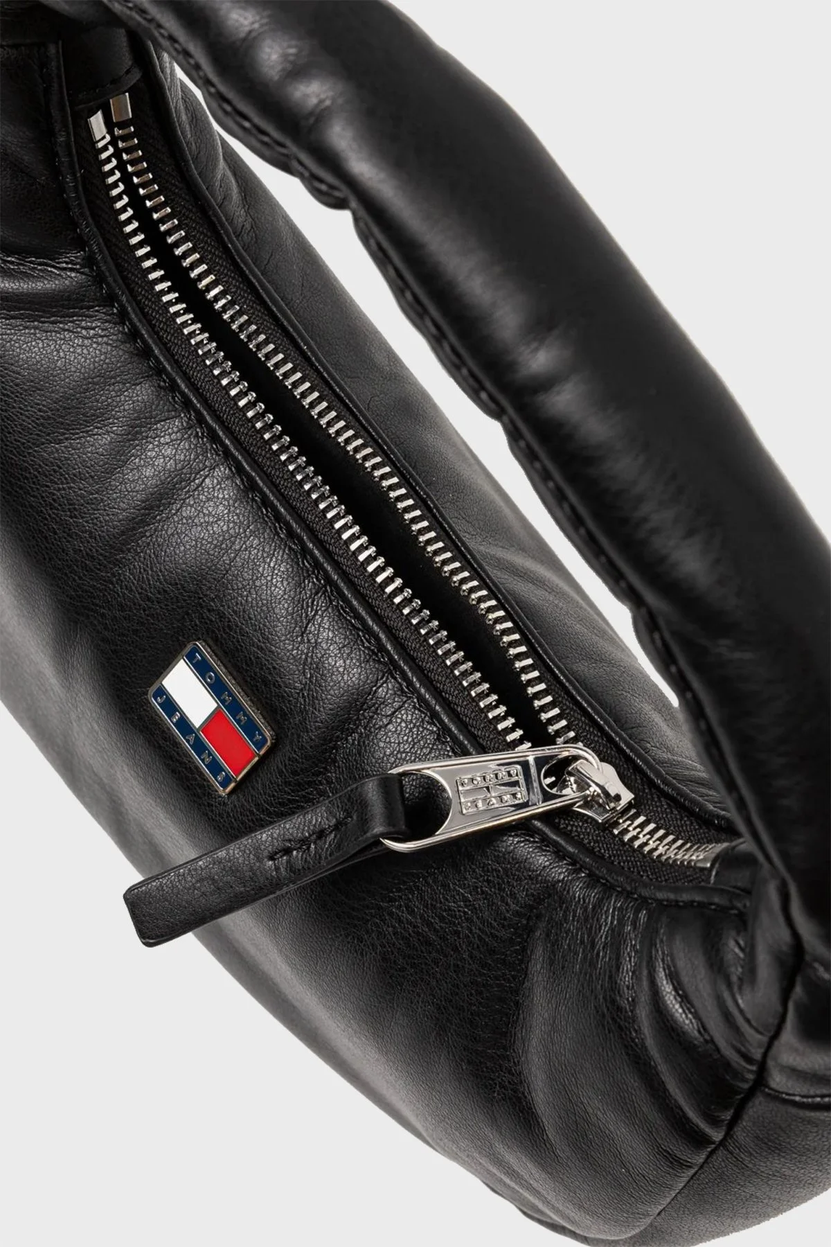 Tommy Jeans Çıkarılabilir Çapraz Askılı Bayan Çanta AW0AW16976 BDS SİYAH - 4