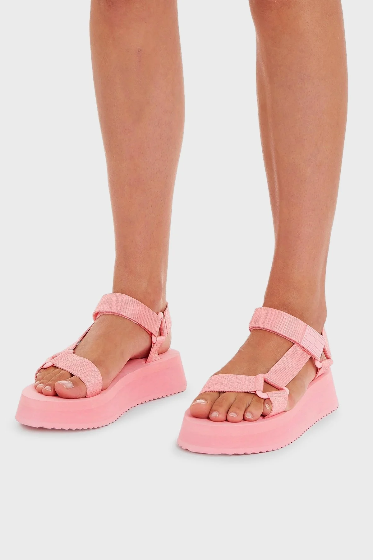 Tommy Jeans Cırtlı Platform Bayan Sandalet EN0EN02466 TIC PEMBE - 2