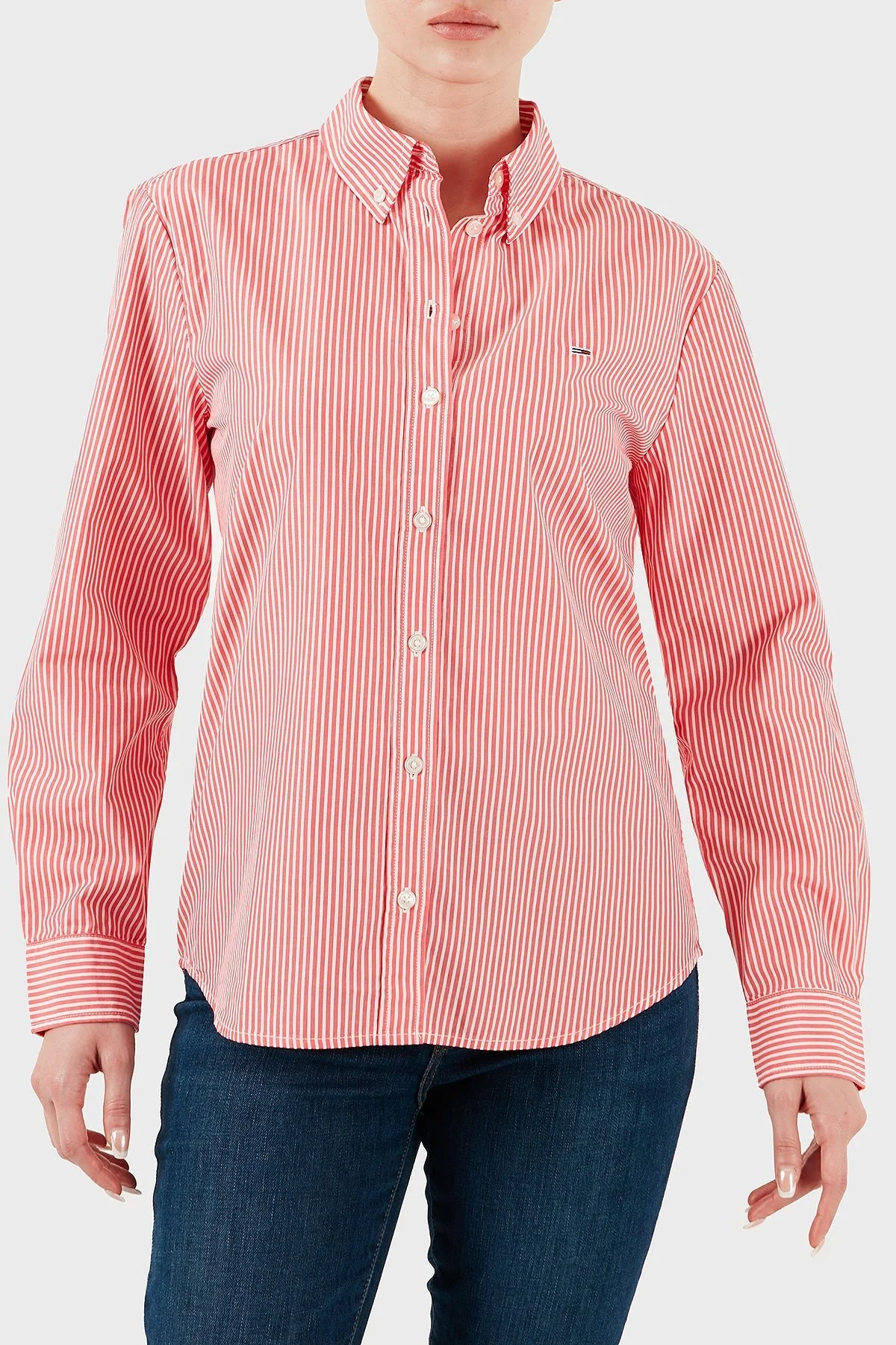 Tommy Jeans Çizgili % 100 Pamuk Regular Fit Düğmeli Yaka Bayan Gömlek DW0DW20290 0D4 PEMBE - 7