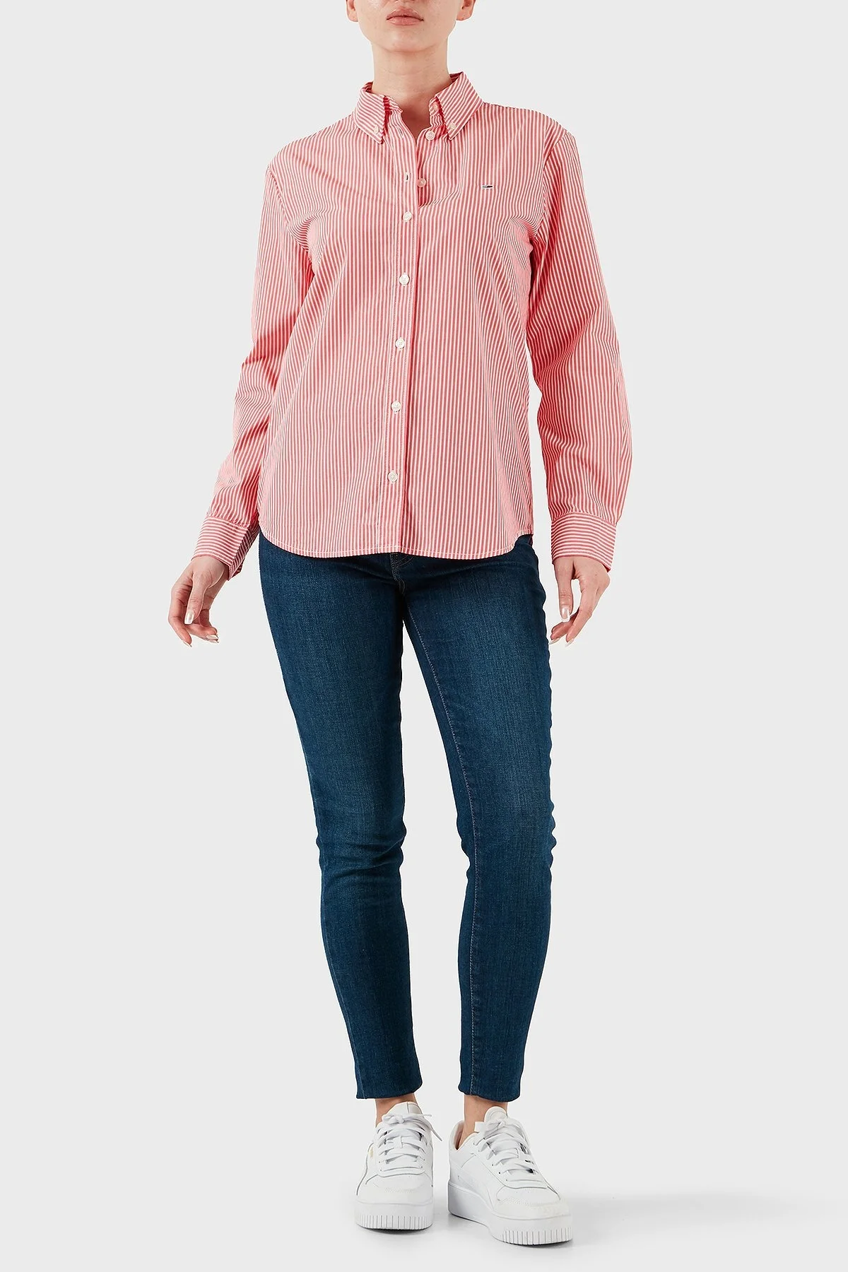 Tommy Jeans Çizgili % 100 Pamuk Regular Fit Düğmeli Yaka Bayan Gömlek DW0DW20290 0D4 PEMBE - 10
