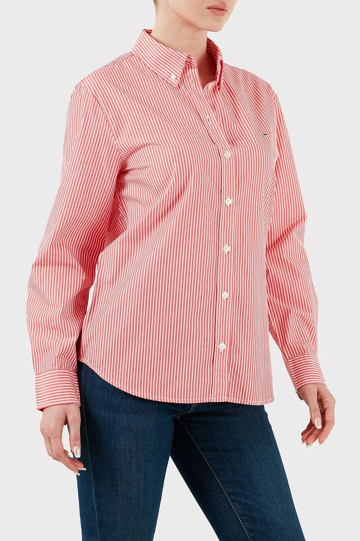 Tommy Jeans Çizgili % 100 Pamuk Regular Fit Düğmeli Yaka Bayan Gömlek DW0DW20290 0D4 PEMBE - 11
