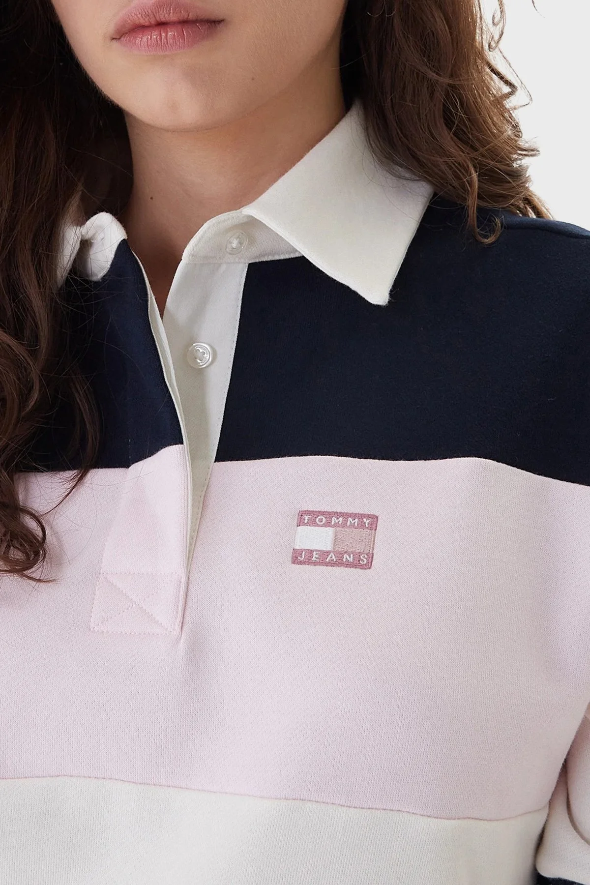 Tommy Jeans Çizgili Oversize Kadın Polo Yaka Sweat DW0DW21927 TOG PEMBE - 4