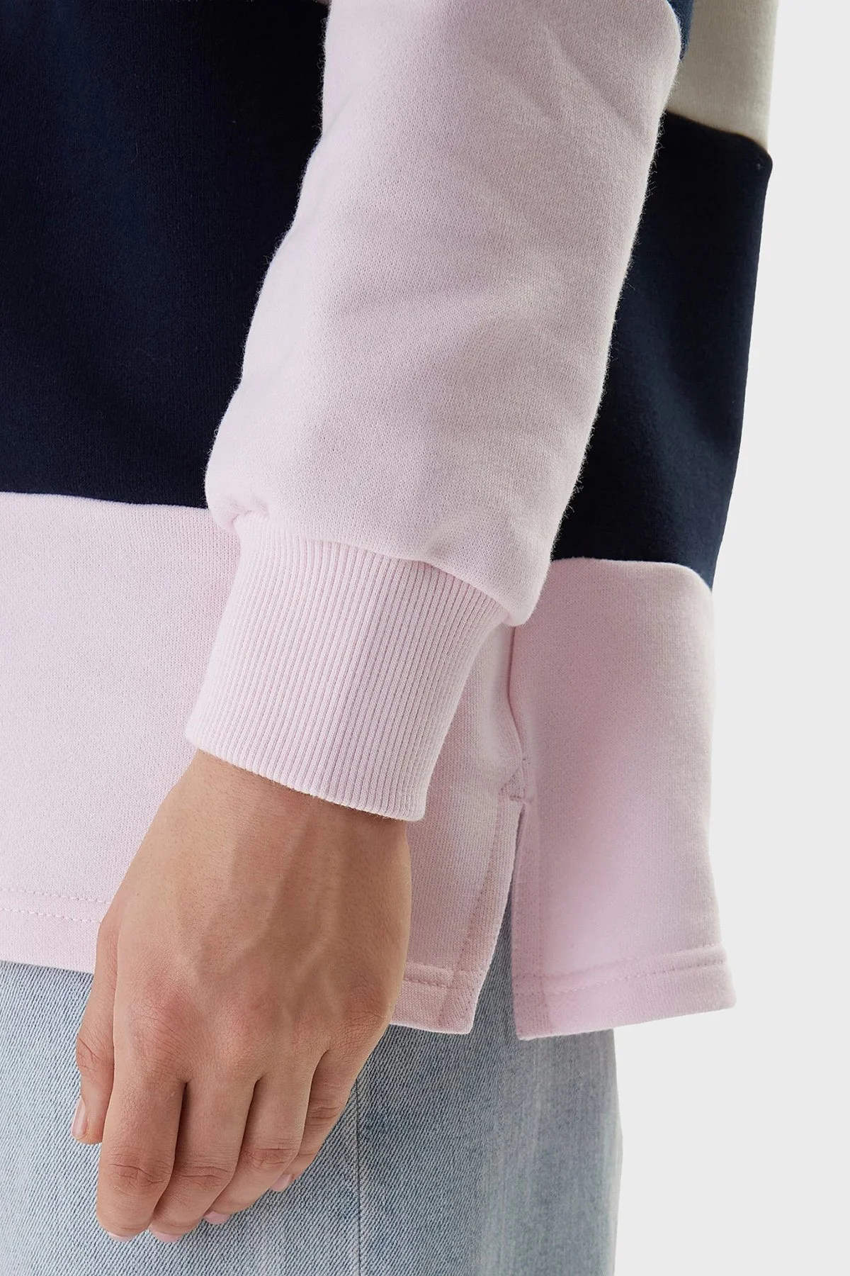 Tommy Jeans Çizgili Oversize Kadın Polo Yaka Sweat DW0DW21927 TOG PEMBE - 5