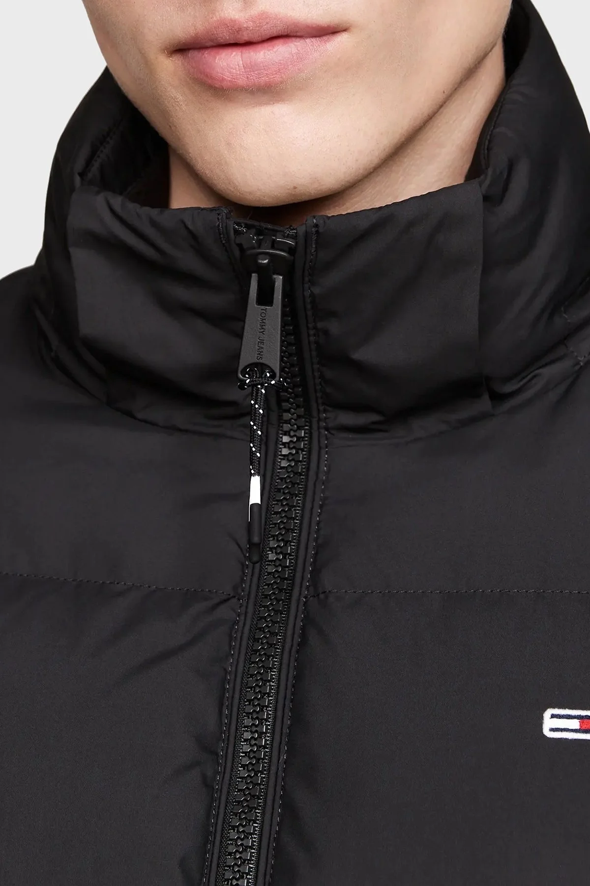 Tommy Jeans Comfort Fit Çıkarılabilir Kapüşonlu Fermuarlı Erkek Mont DM0DM19786 BDS SİYAH - 4