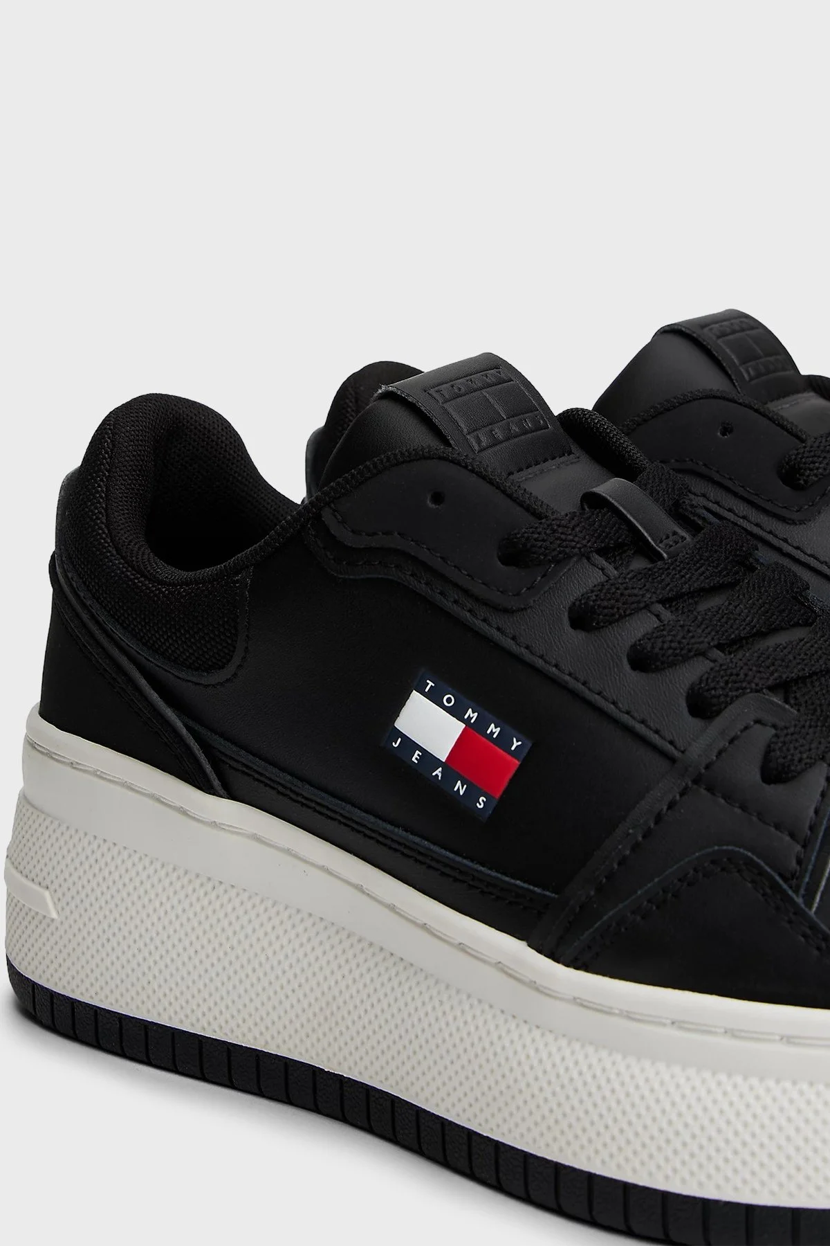 Tommy Jeans Deri Bağcıklı Sneaker Bayan Ayakkabı EN0EN02860 BDS SİYAH - 4