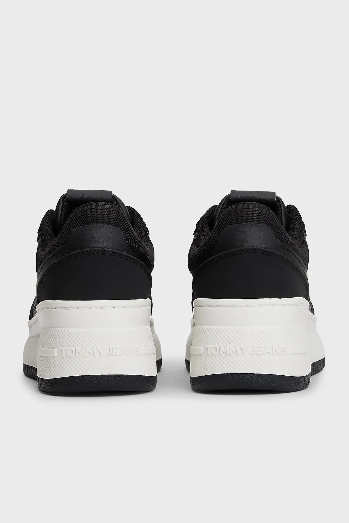 Tommy Jeans Deri Bağcıklı Sneaker Bayan Ayakkabı EN0EN02860 BDS SİYAH - 6