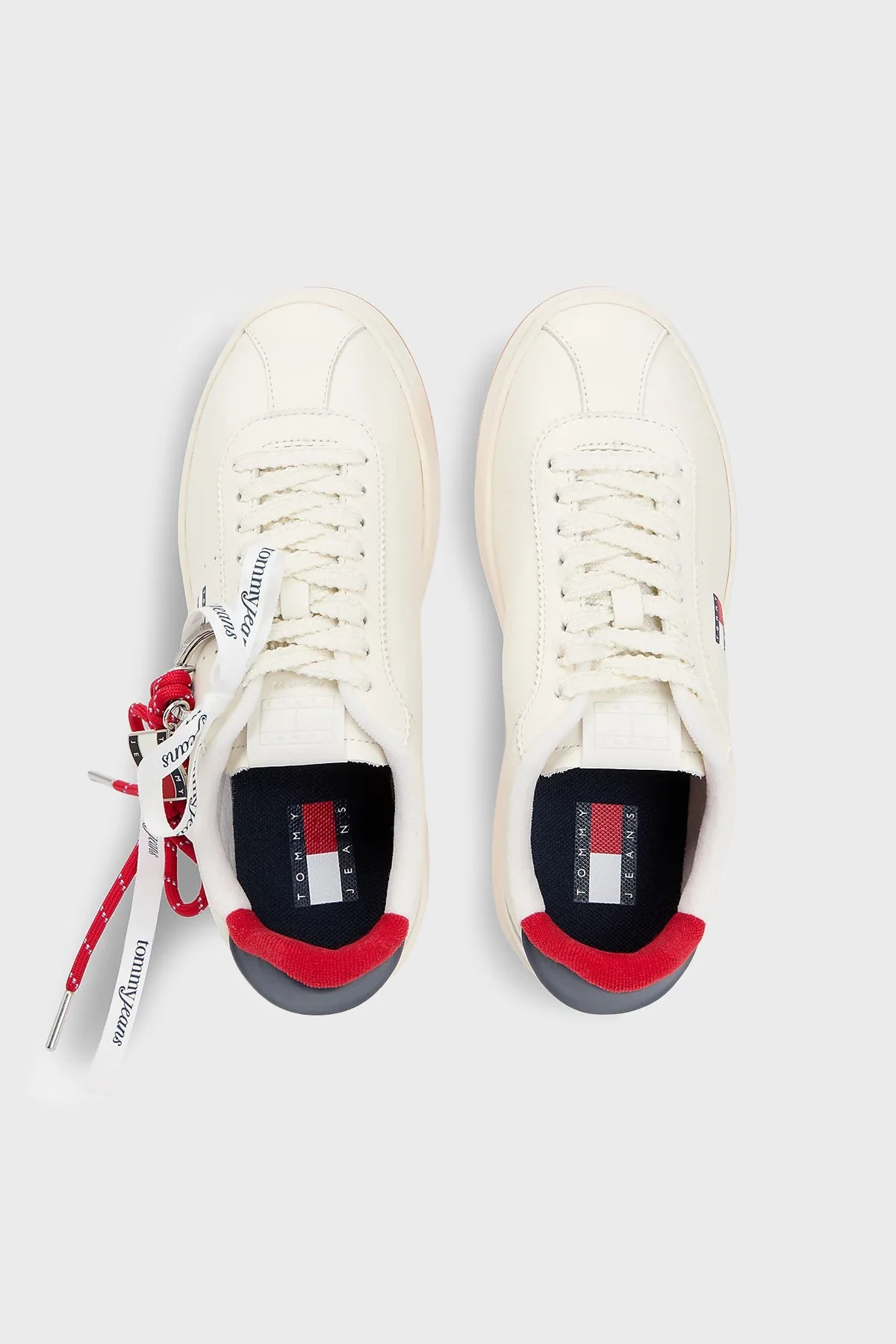 Tommy Jeans Deri Logolu Charm Detaylı Sneaker Kadın Ayakkabı EN0EN03032 0K8 Fil Dişi - 4