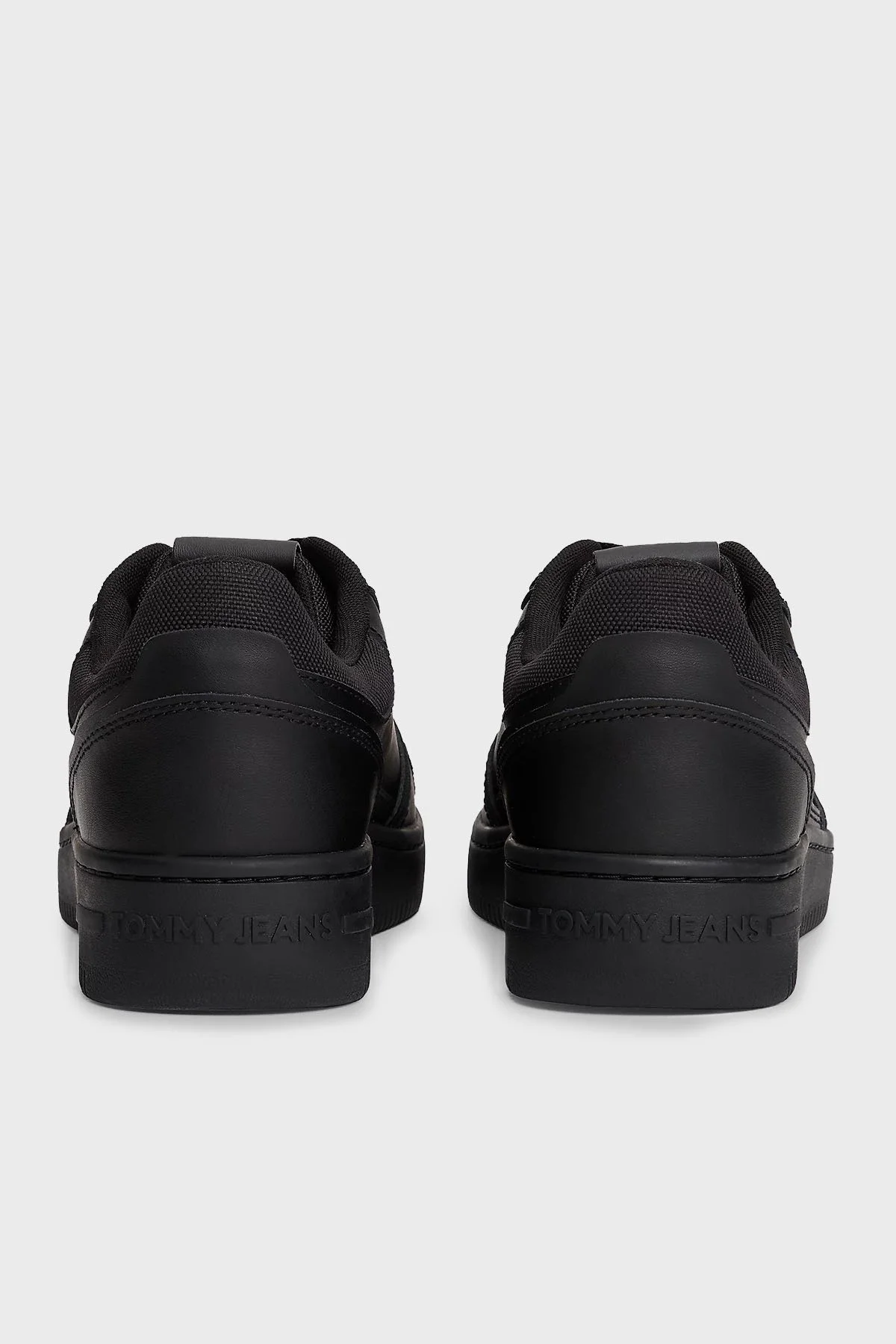 Tommy Jeans Deri Logolu Sneaker Erkek Ayakkabı EM0EM01612 BDS SİYAH - 5