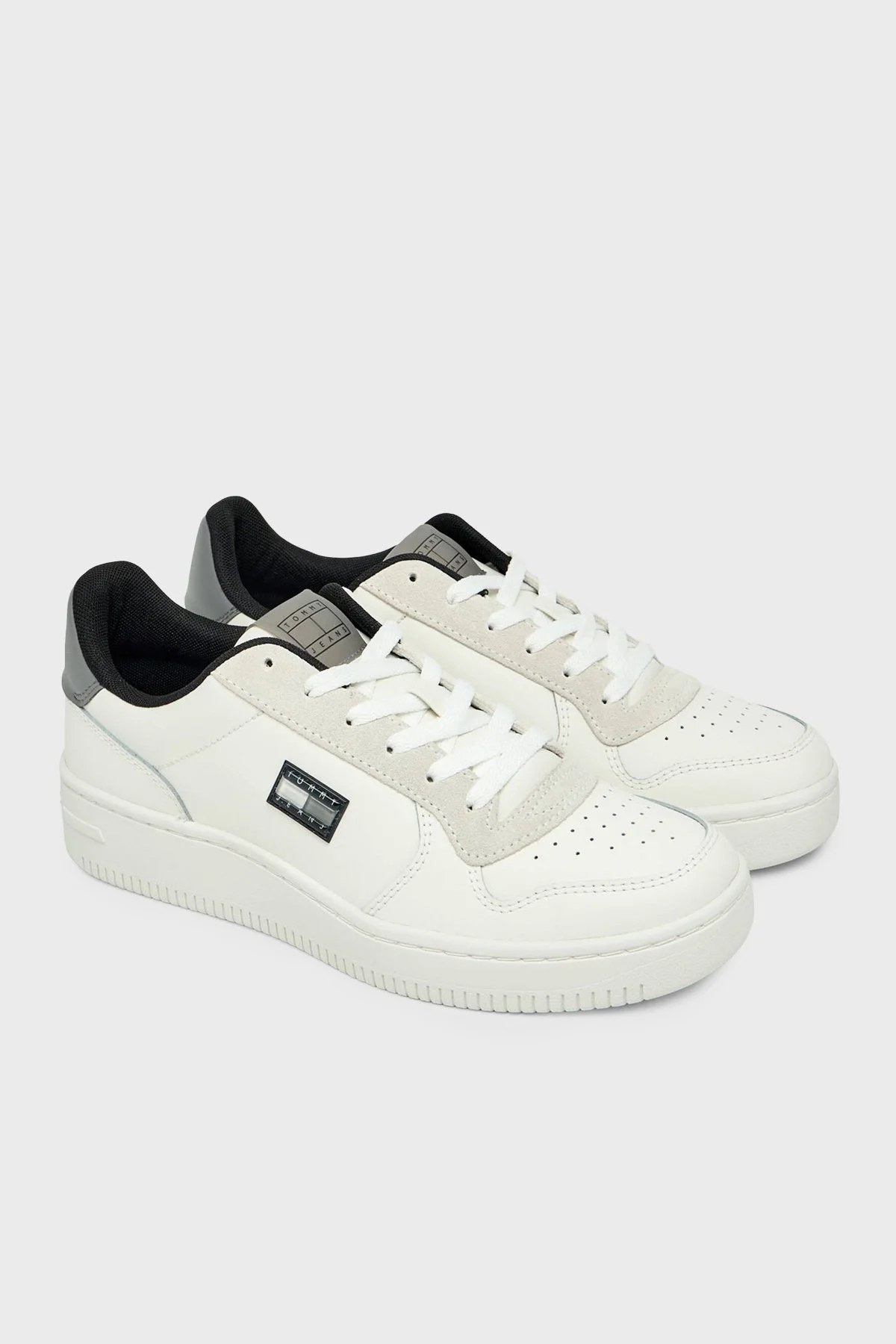 Tommy Jeans Deri Logolu Sneaker Erkek Ayakkabı EM0EM01681 0K6 BEYAZ - 3
