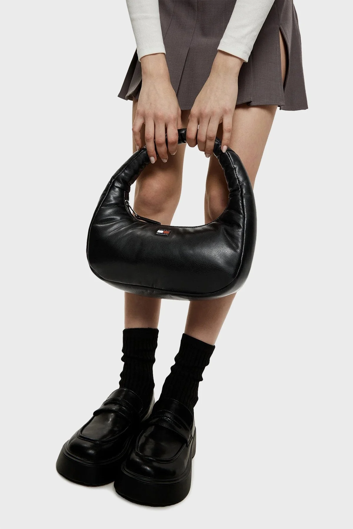 Tommy Jeans Dolgulu Omuz Askılı Bayan Çanta AW0AW16977 BDS SİYAH - 10