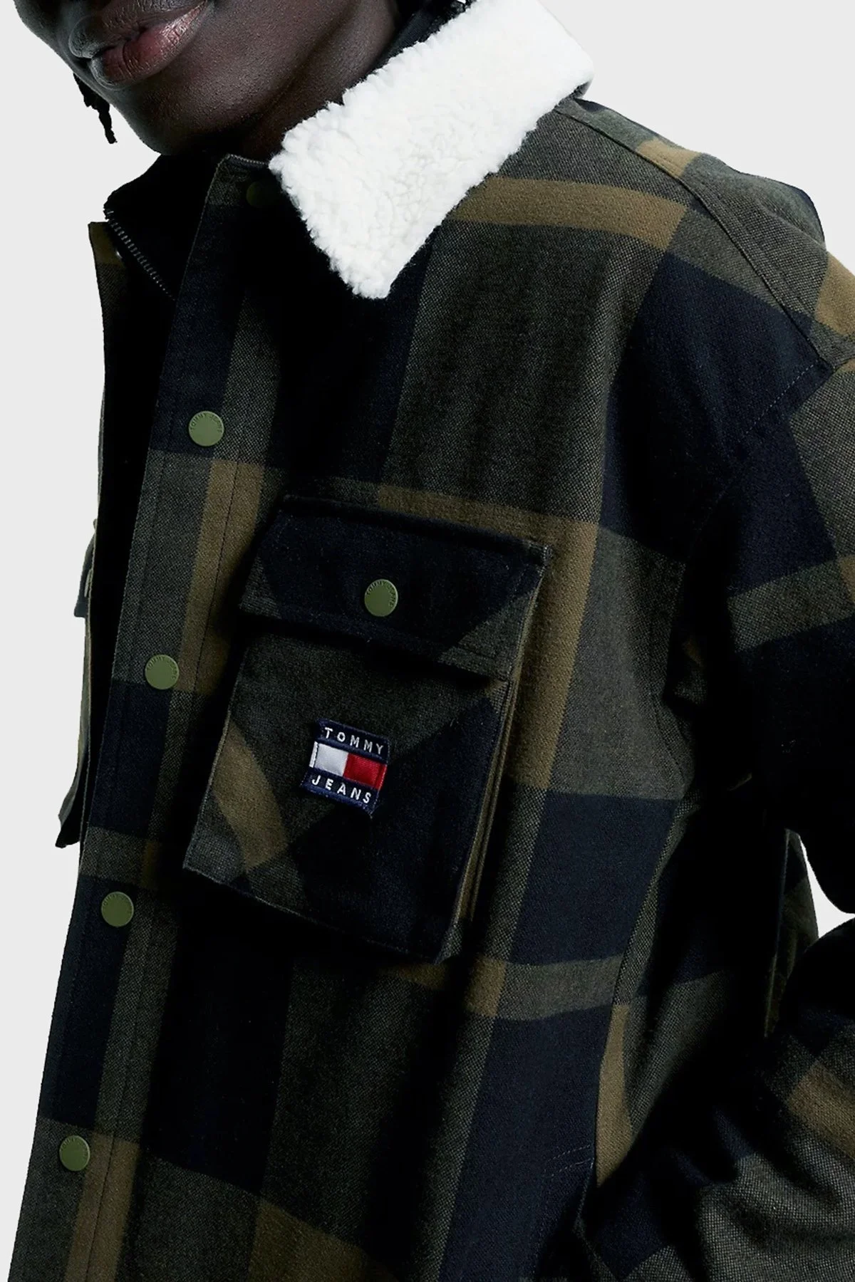 Tommy Jeans Ekose Desenli Yakası Kürklü Regular Fit Astarlı Erkek Gömlek Ceket DM0DM17250 MR1 YEŞİL - 3