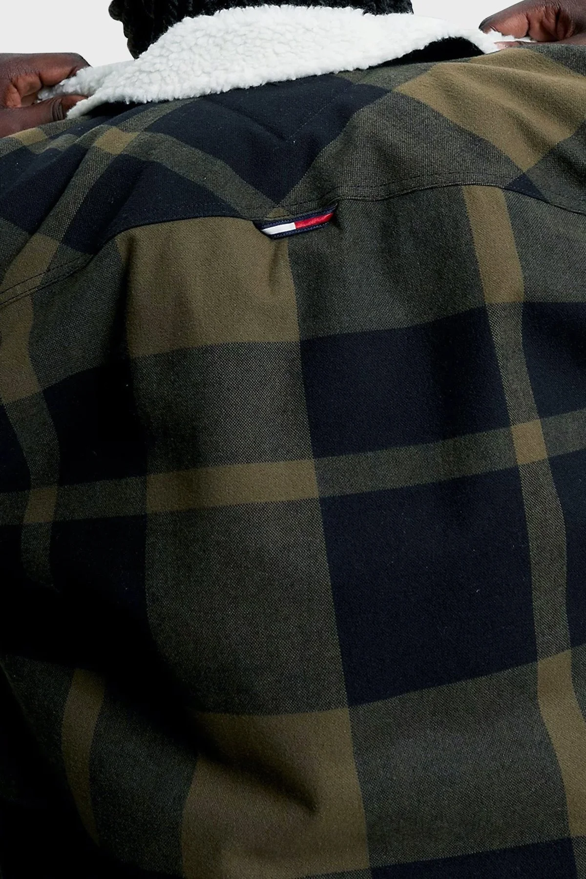 Tommy Jeans Ekose Desenli Yakası Kürklü Regular Fit Astarlı Erkek Gömlek Ceket DM0DM17250 MR1 YEŞİL - 4