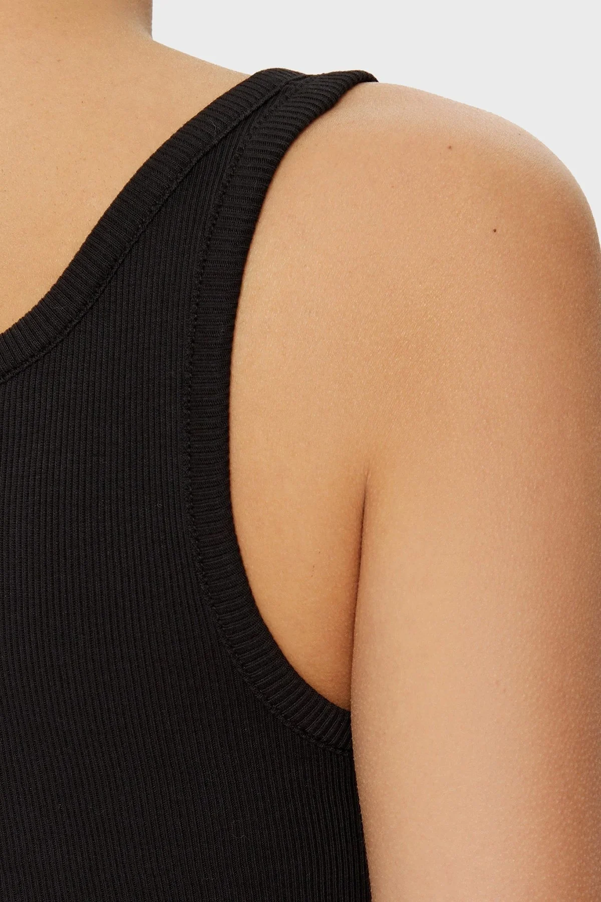 Tommy Jeans Fitilli % 100 Pamuk Slim Fit Kolsuz Yuvarlak Yaka Bayan Top DW0DW19492 BDS SİYAH - 10