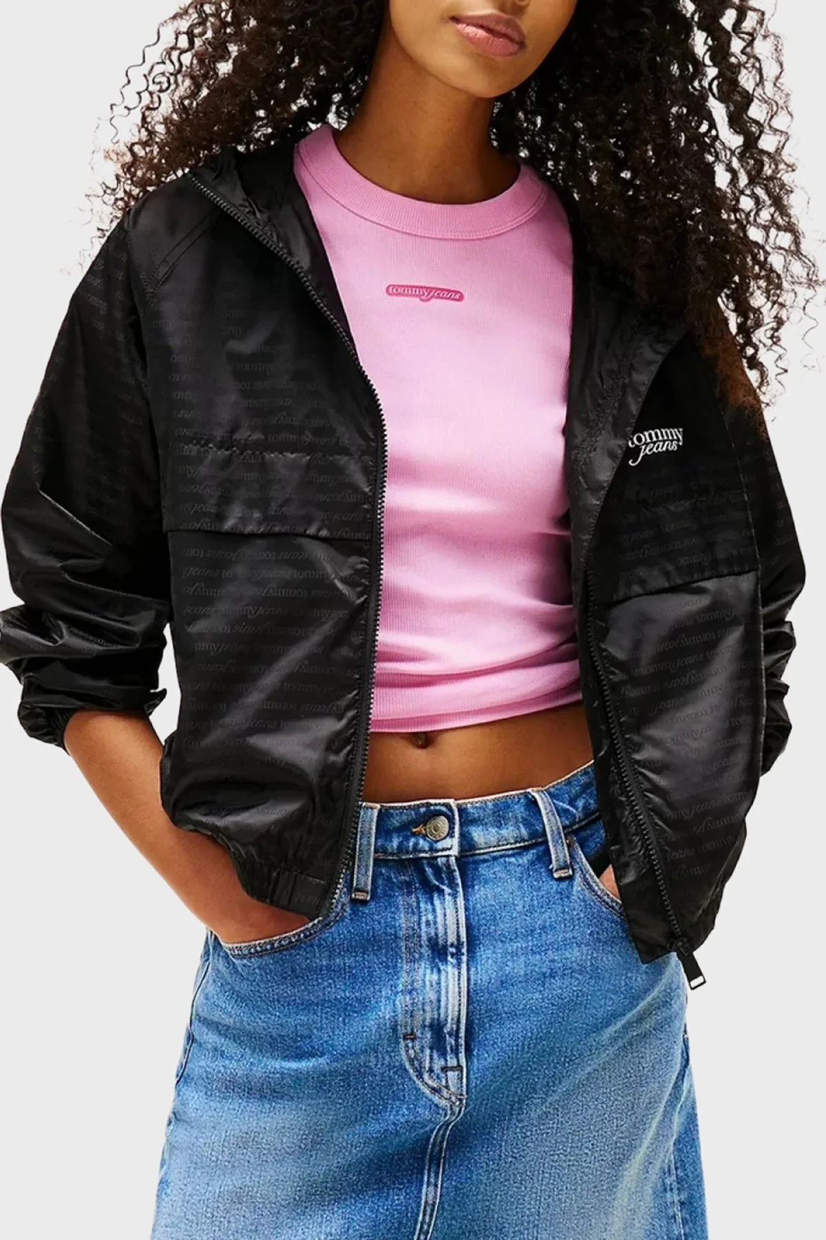 Tommy Jeans Jakarlı Regular Fit Kapüşonlu Su İtici Kadın Ceket DW0DW20952 BDS SİYAH - 1