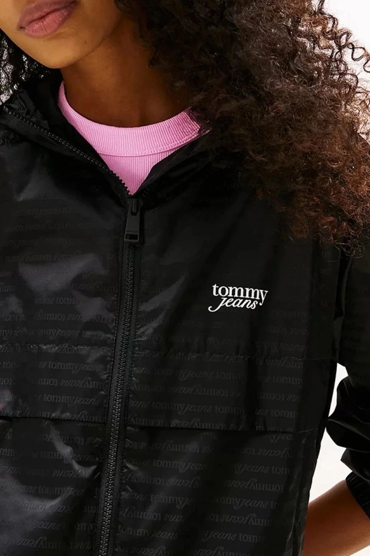 Tommy Jeans Jakarlı Regular Fit Kapüşonlu Su İtici Kadın Ceket DW0DW20952 BDS SİYAH - 4