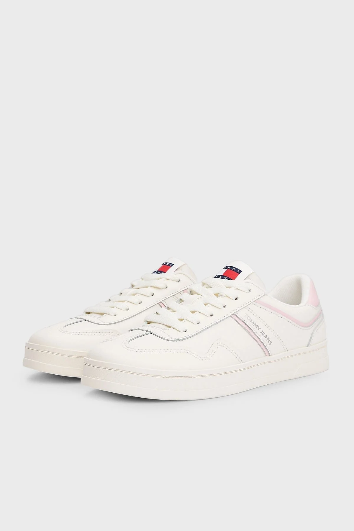 Tommy Jeans Kabartmalı Logolu Deri Karışımlı Sneaker Bayan Ayakkabı EN0EN02794 YBI BEYAZ - 4