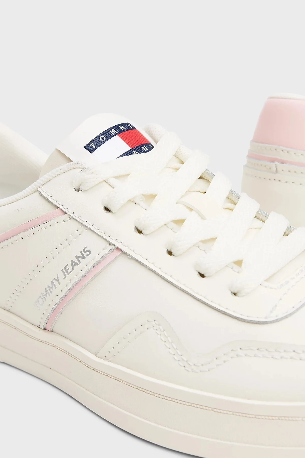 Tommy Jeans Kabartmalı Logolu Deri Karışımlı Sneaker Bayan Ayakkabı EN0EN02794 YBI BEYAZ - 5