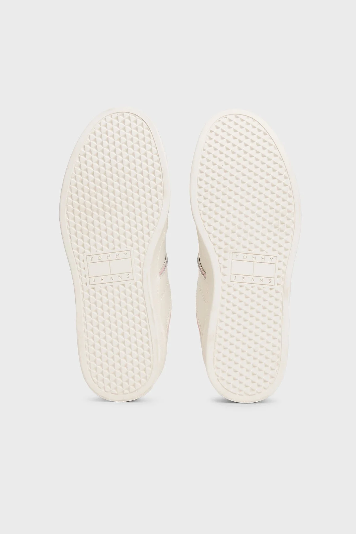 Tommy Jeans Kabartmalı Logolu Deri Karışımlı Sneaker Bayan Ayakkabı EN0EN02794 YBI BEYAZ - 7