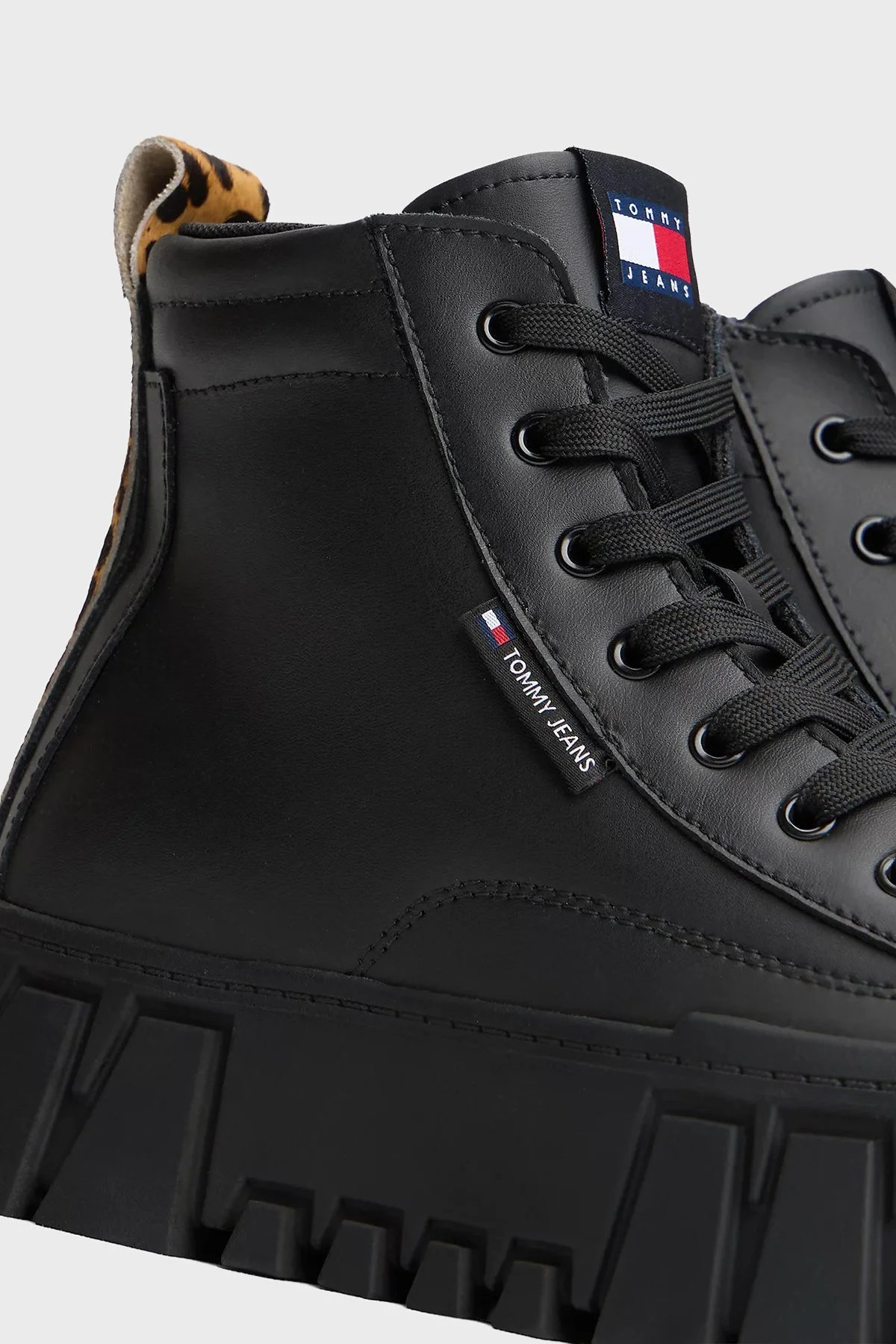 Tommy Jeans Kalın Tabanlı Leopar Detaylı Sneaker Bayan Ayakkabı EN0EN02858 BDS SİYAH - 5