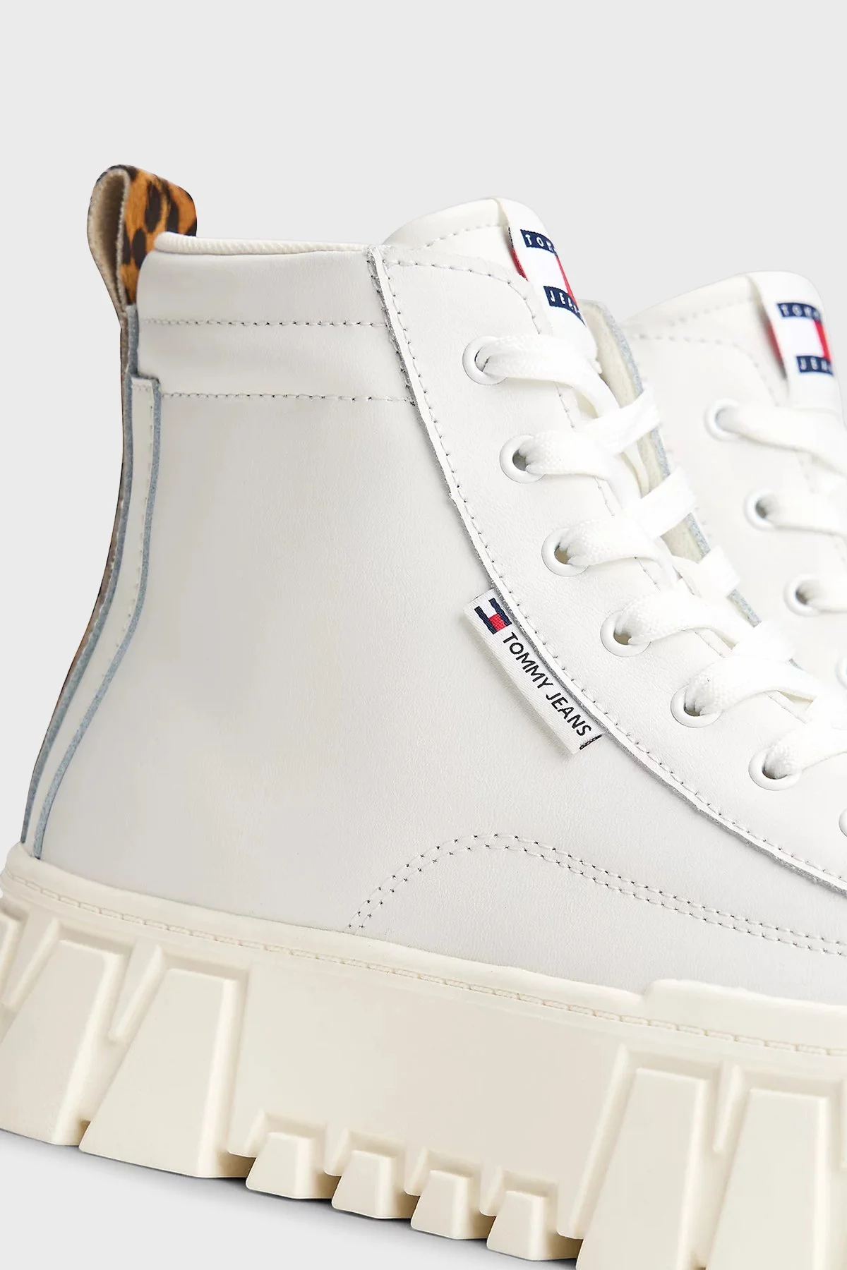 Tommy Jeans Kalın Tabanlı Leopar Detaylı Sneaker Kadın Ayakkabı EN0EN02858 YBL BEYAZ - 4