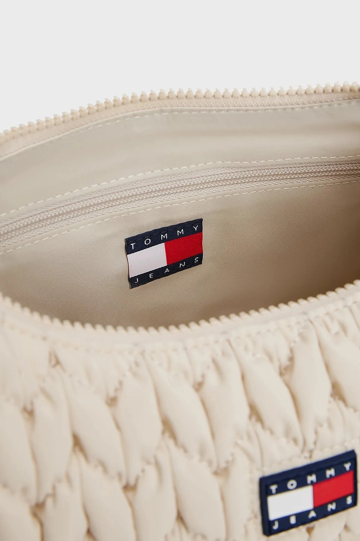 Tommy Jeans Kapitoneli Ayarlanabilir Askılı Bayan Çanta AW0AW17546 ACG BEJ - 4