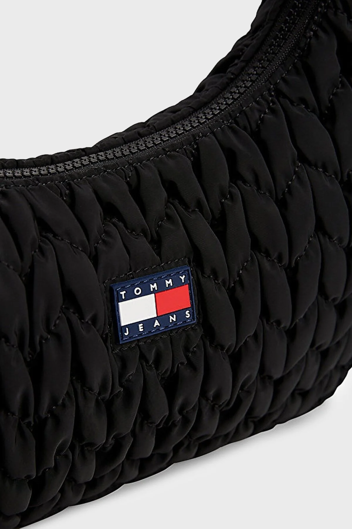 Tommy Jeans Kapitoneli Ayarlanabilir Askılı Bayan Çanta AW0AW17546 BDS SİYAH - 5