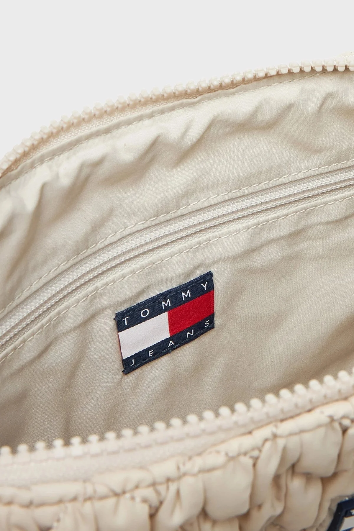 Tommy Jeans Kapitoneli Ayarlanabilir Askılı Bayan Çanta AW0AW17929 ACG BEJ - 4