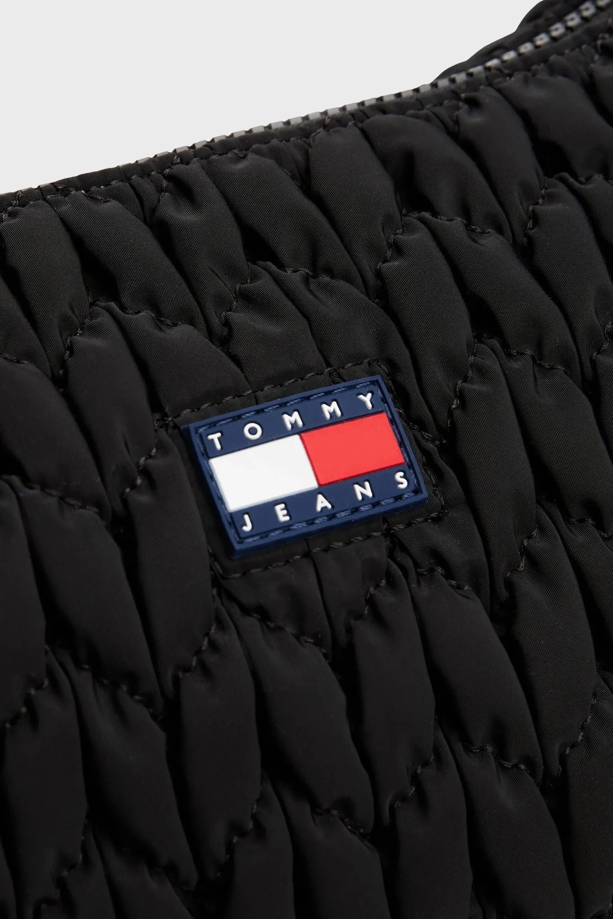 Tommy Jeans Kapitoneli Ayarlanabilir Askılı Bayan Çanta AW0AW17929 BDS SİYAH - 4