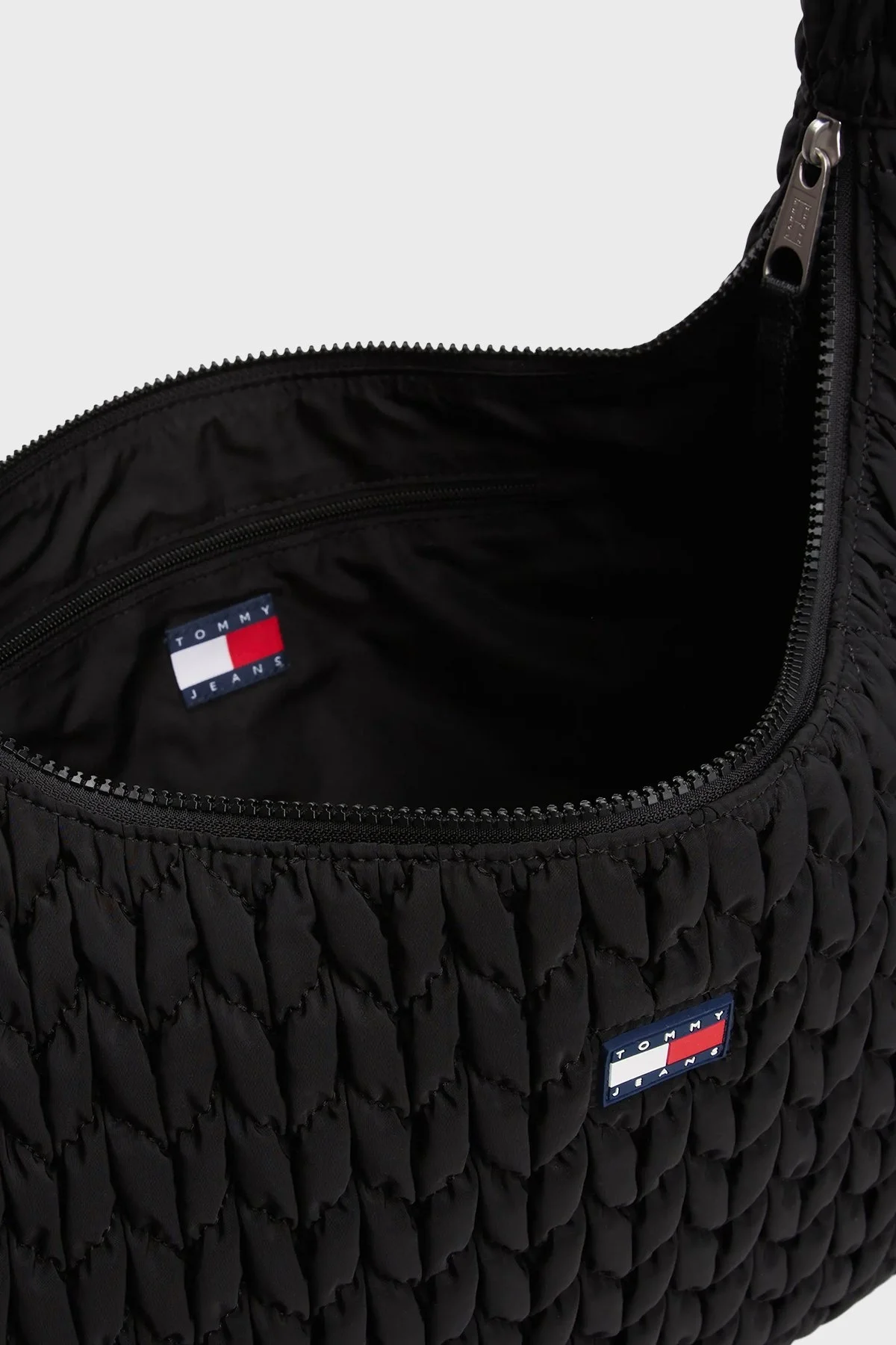 Tommy Jeans Kapitoneli Ayarlanabilir Askılı Bayan Çanta AW0AW17929 BDS SİYAH - 5