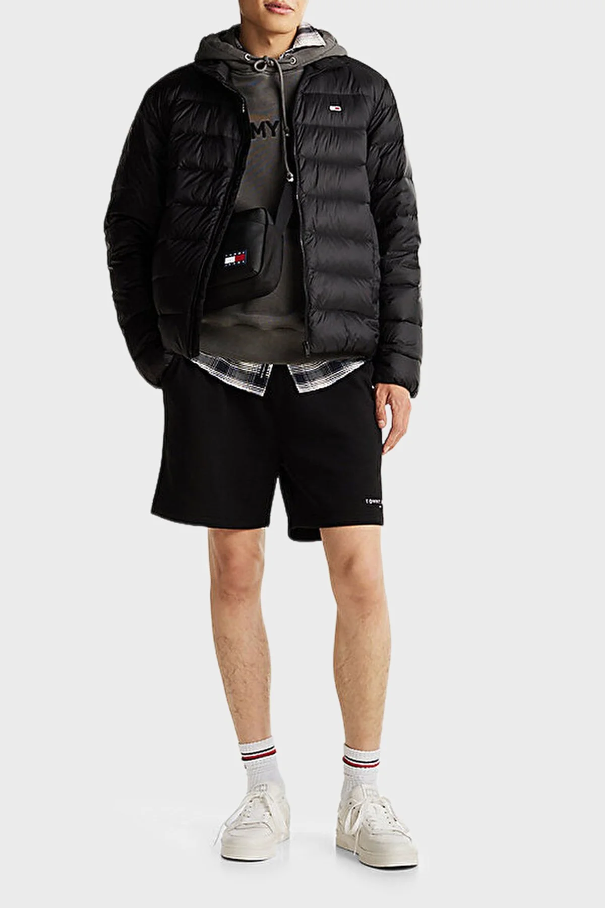 Tommy Jeans Kapitoneli Regular Fit Dik Yaka Şişme Erkek Mont DM0DM20658 BDS SİYAH - 2