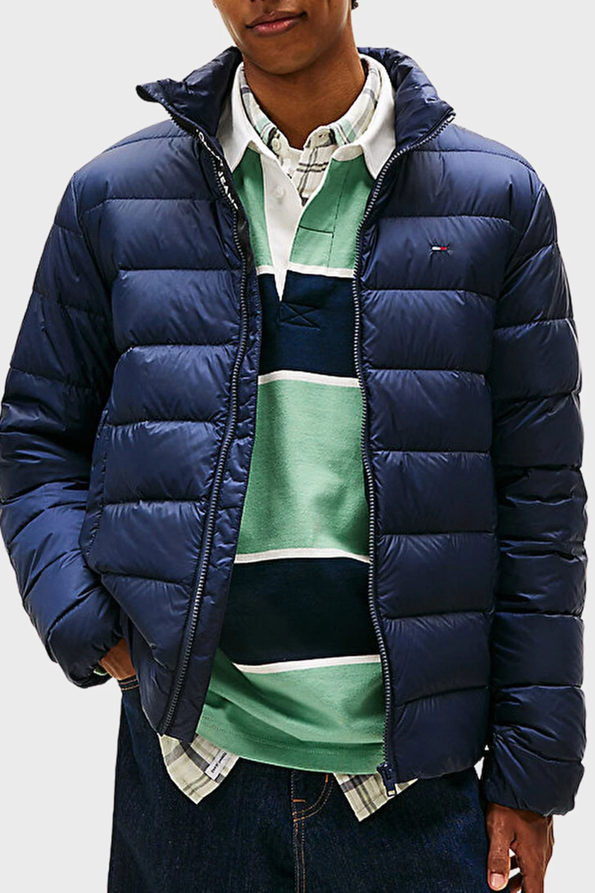 Tommy Jeans Kapitoneli Regular Fit Dik Yaka Şişme Erkek Mont DM0DM20658 C1G LACİVERT - 1