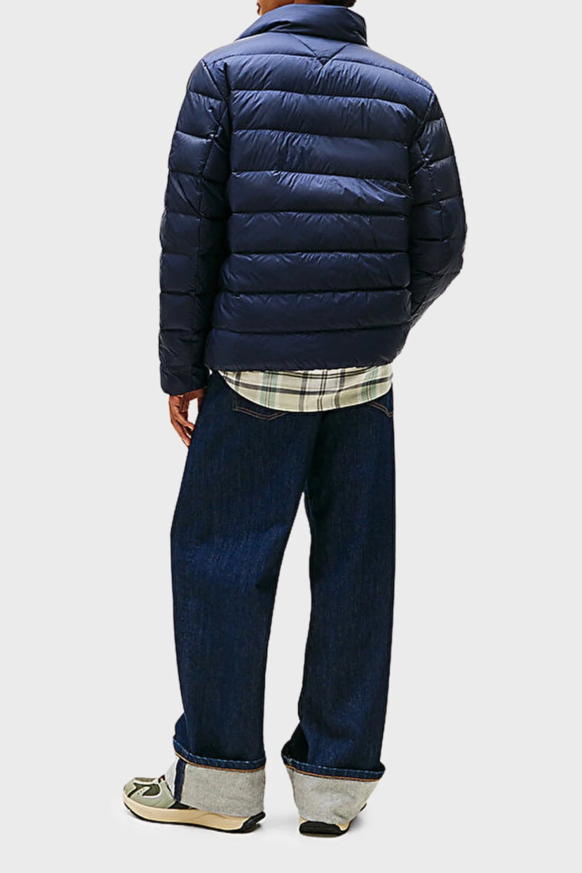 Tommy Jeans Kapitoneli Regular Fit Dik Yaka Şişme Erkek Mont DM0DM20658 C1G LACİVERT - 3