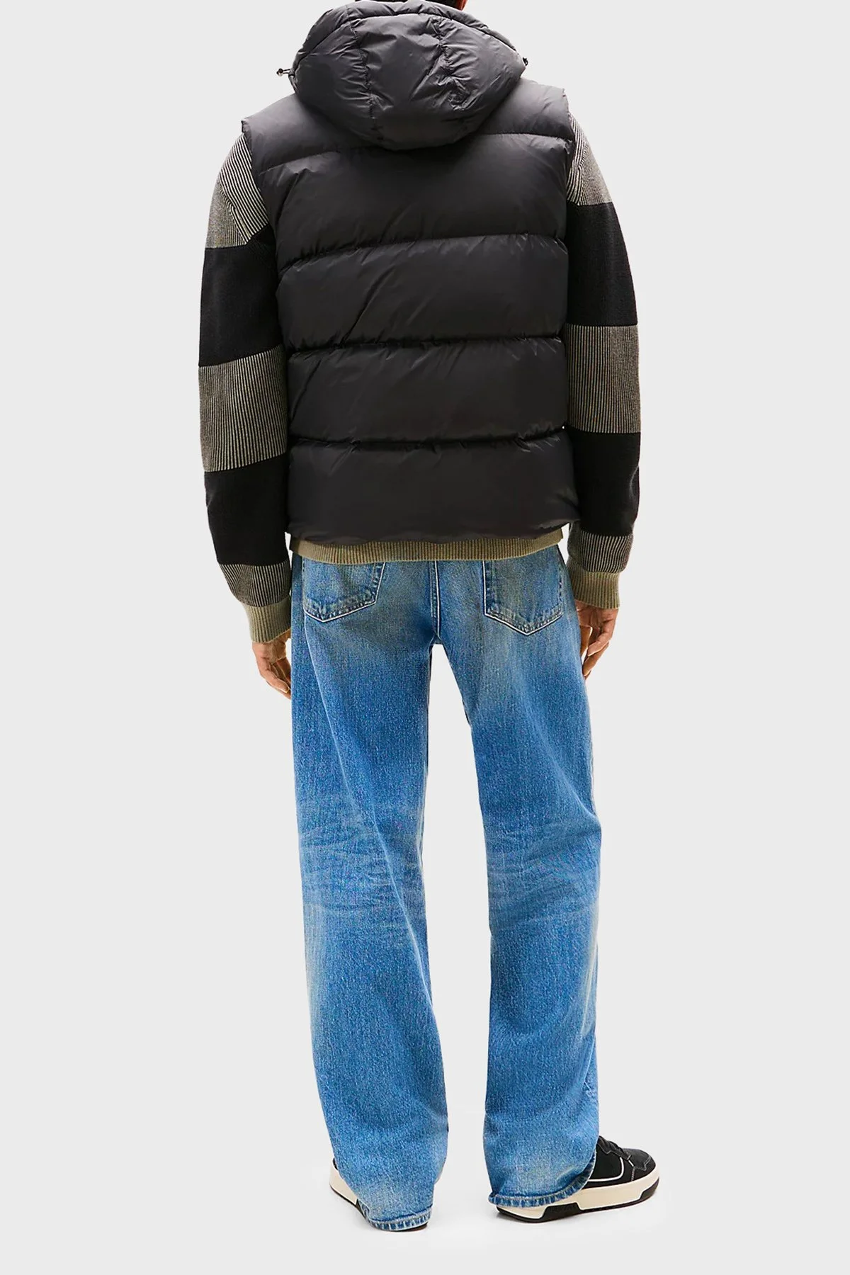 Tommy Jeans Kapitoneli Regular Fit Dik Yaka Şişme Erkek Yelek DM0DM20465 BDS SİYAH - 3