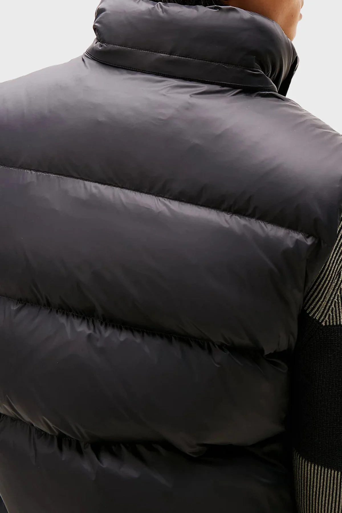 Tommy Jeans Kapitoneli Regular Fit Dik Yaka Şişme Erkek Yelek DM0DM20465 BDS SİYAH - 5