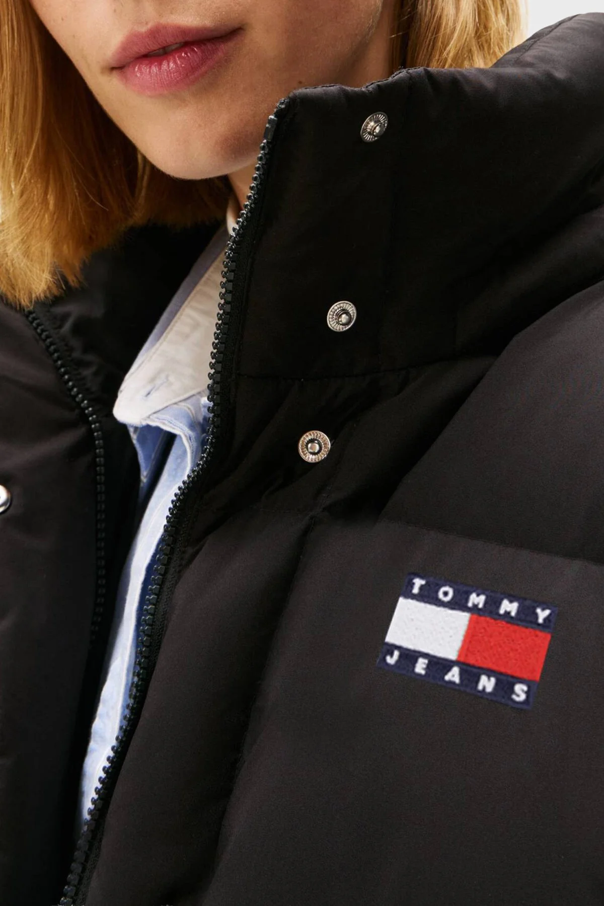 Tommy Jeans Kapitoneli Relaxed Fit Çıkarılabilir Kapüşonlu Şişme Bayan Mont DW0DW21623 BDS SİYAH - 4